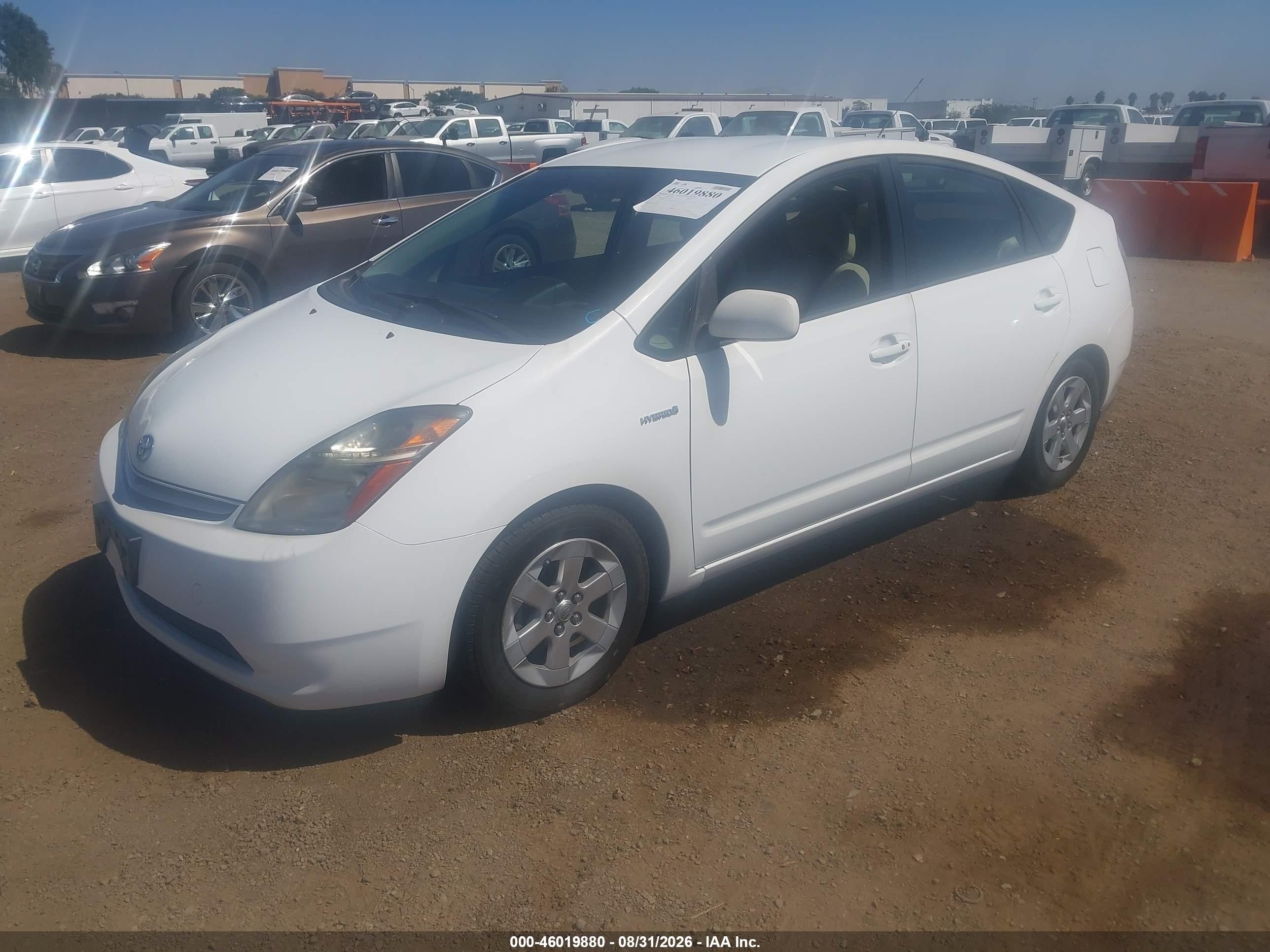 2008 Toyota Prius   White vin: JTDKB20U987811963