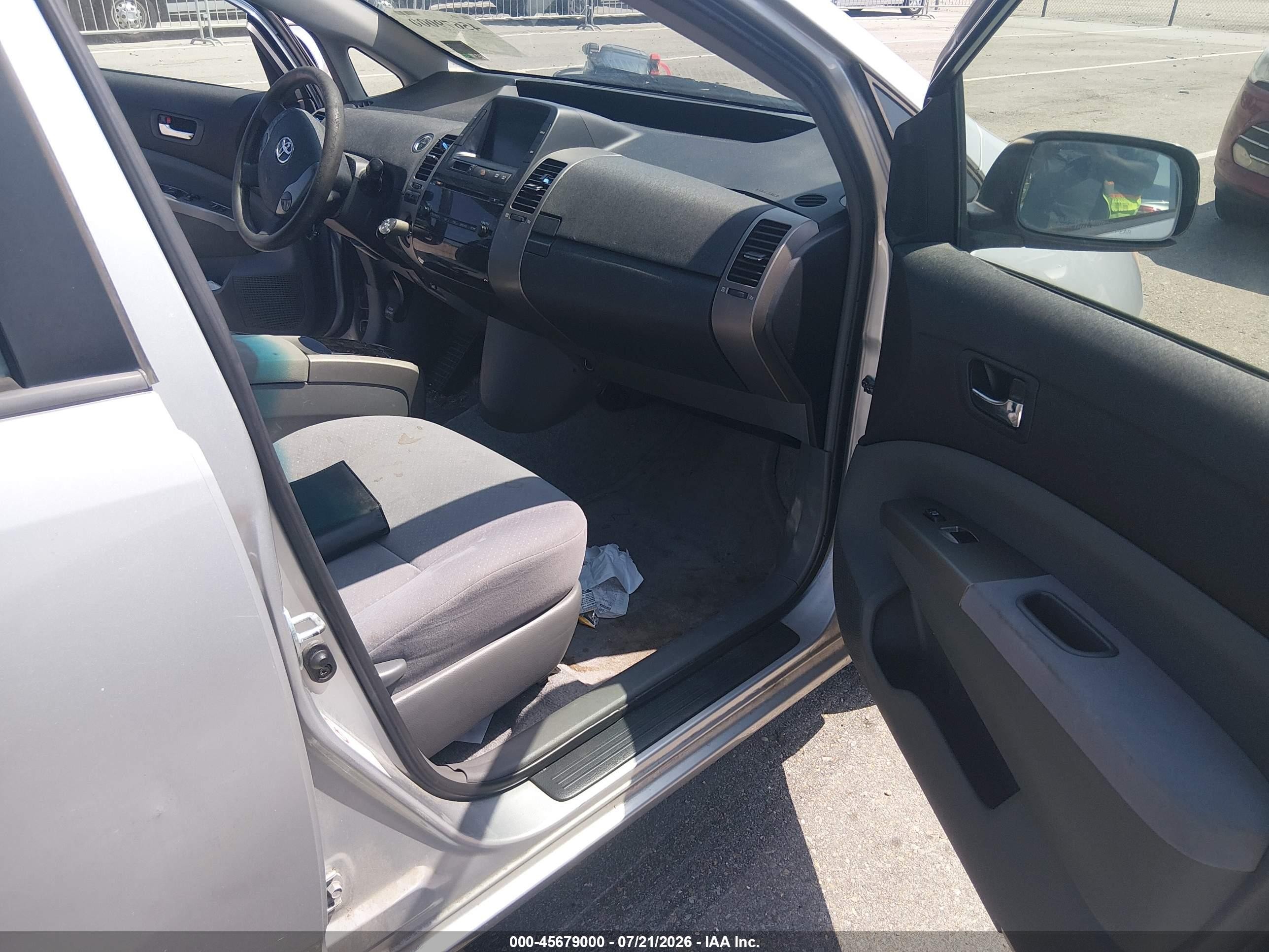 2008 Toyota Prius   Silver vin: JTDKB20U987812630