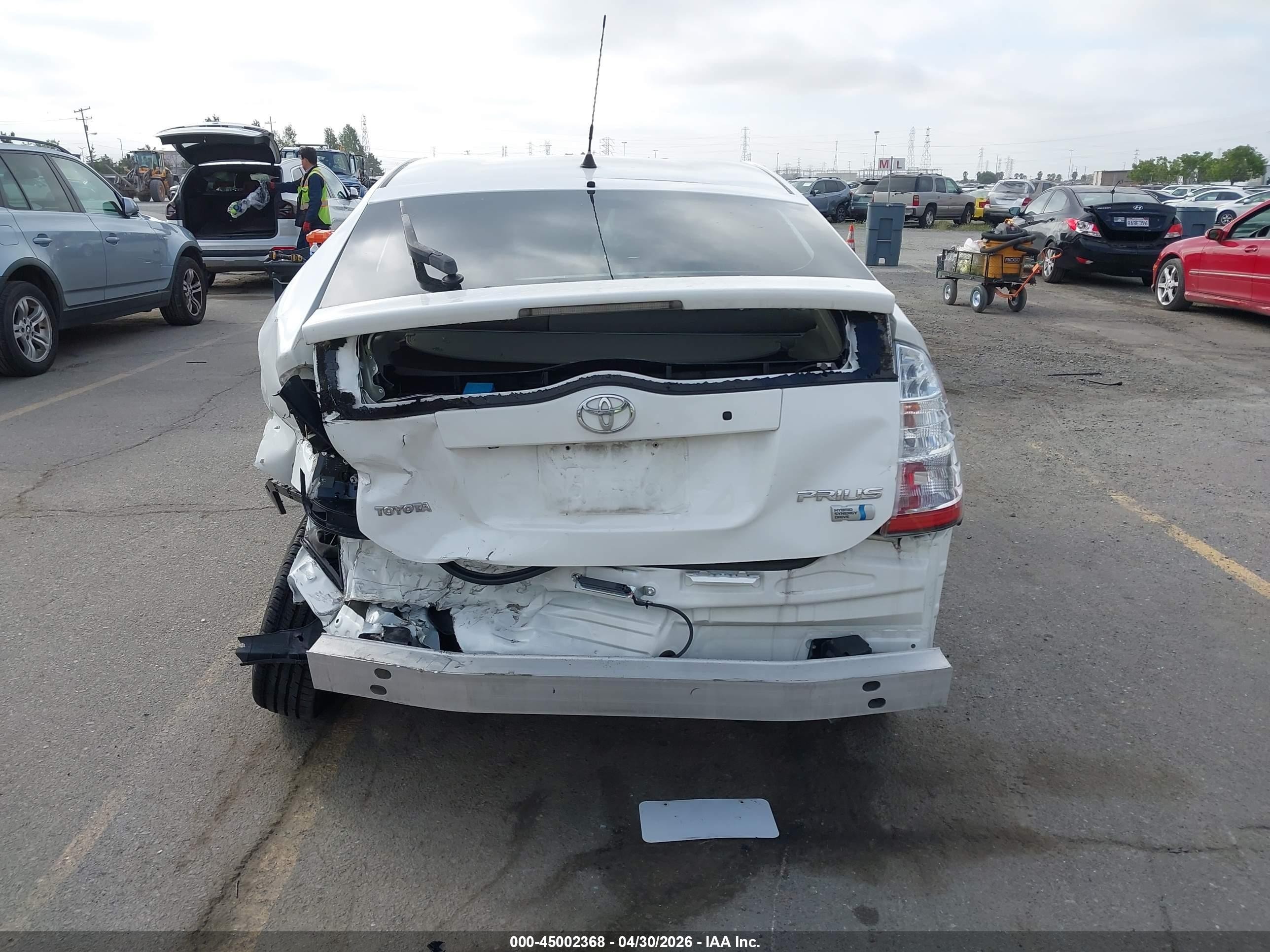 2009 Toyota Prius   White vin: JTDKB20U997839215