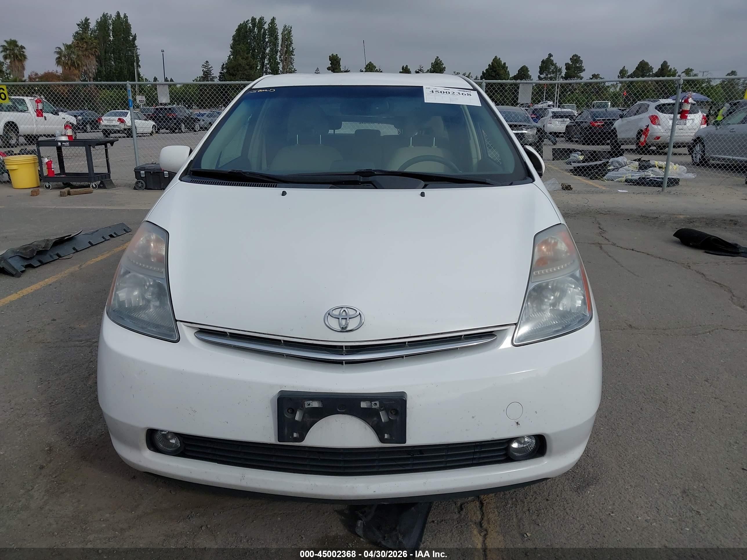2009 Toyota Prius   White vin: JTDKB20U997839215