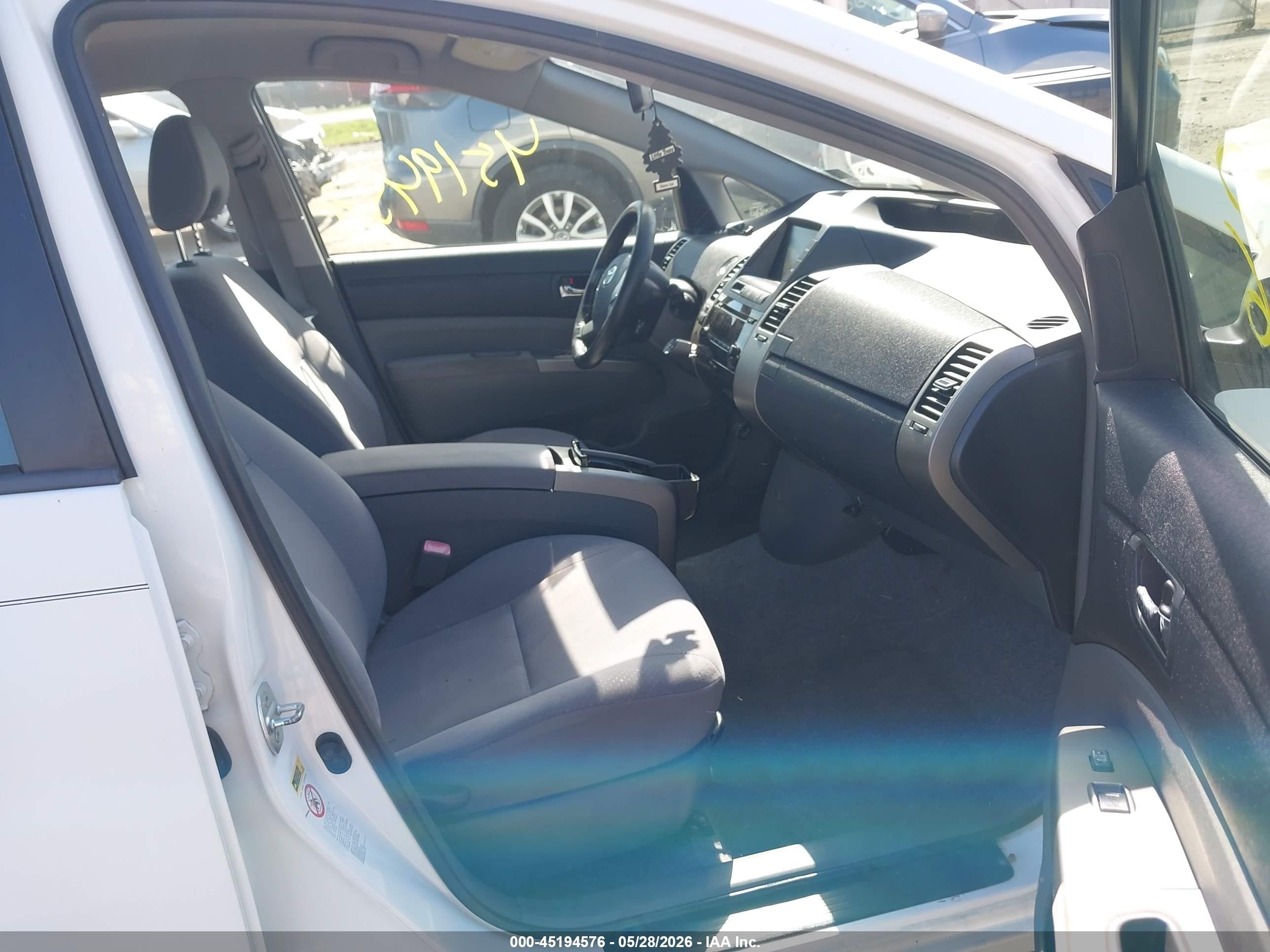 2009 Toyota Prius   White vin: JTDKB20U997840221