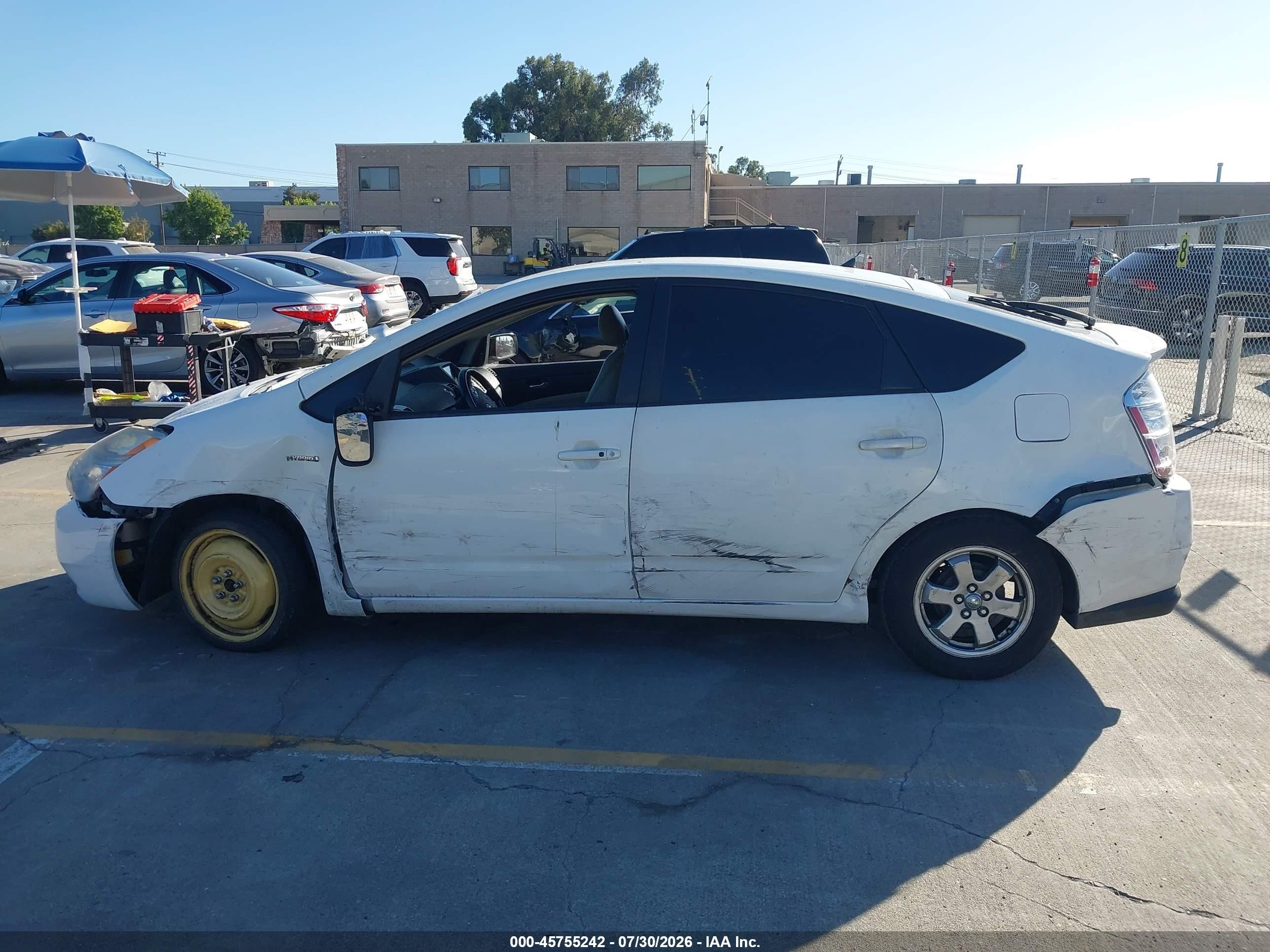 2009 Toyota Prius Touring White vin: JTDKB20U997877737