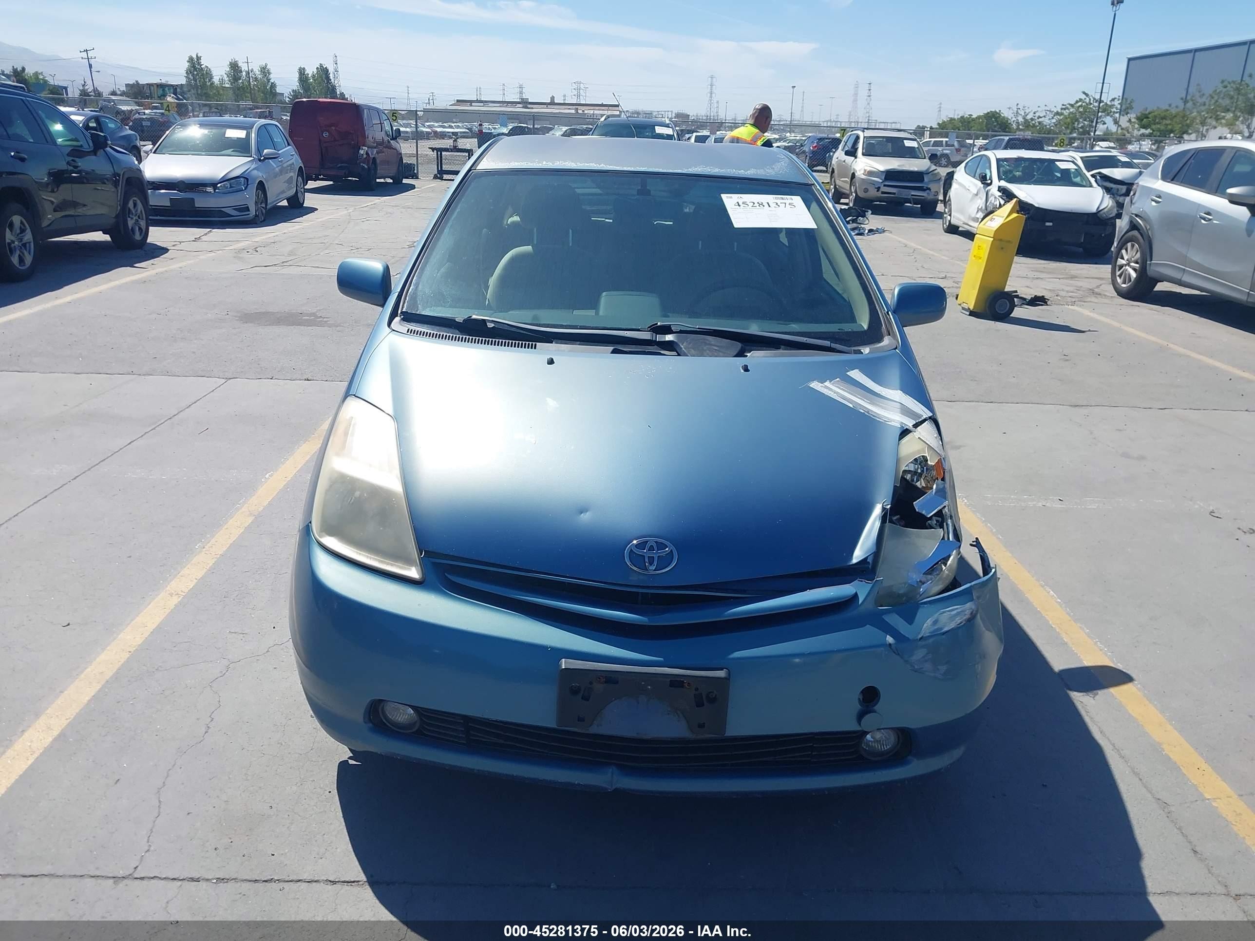2004 Toyota Prius   Синий vin: JTDKB20UX40007044