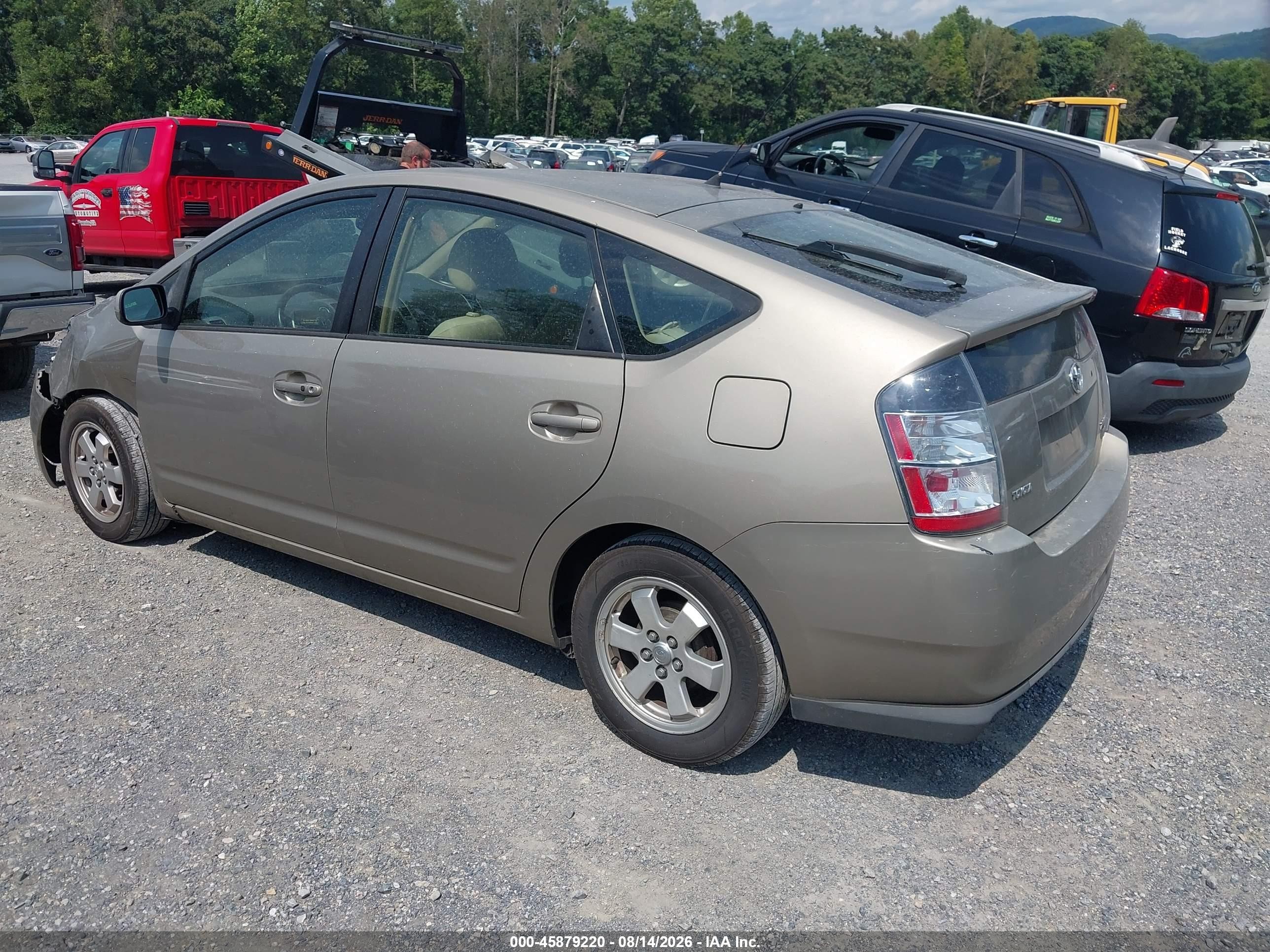 2004 Toyota Prius   Gold vin: JTDKB20UX40055532