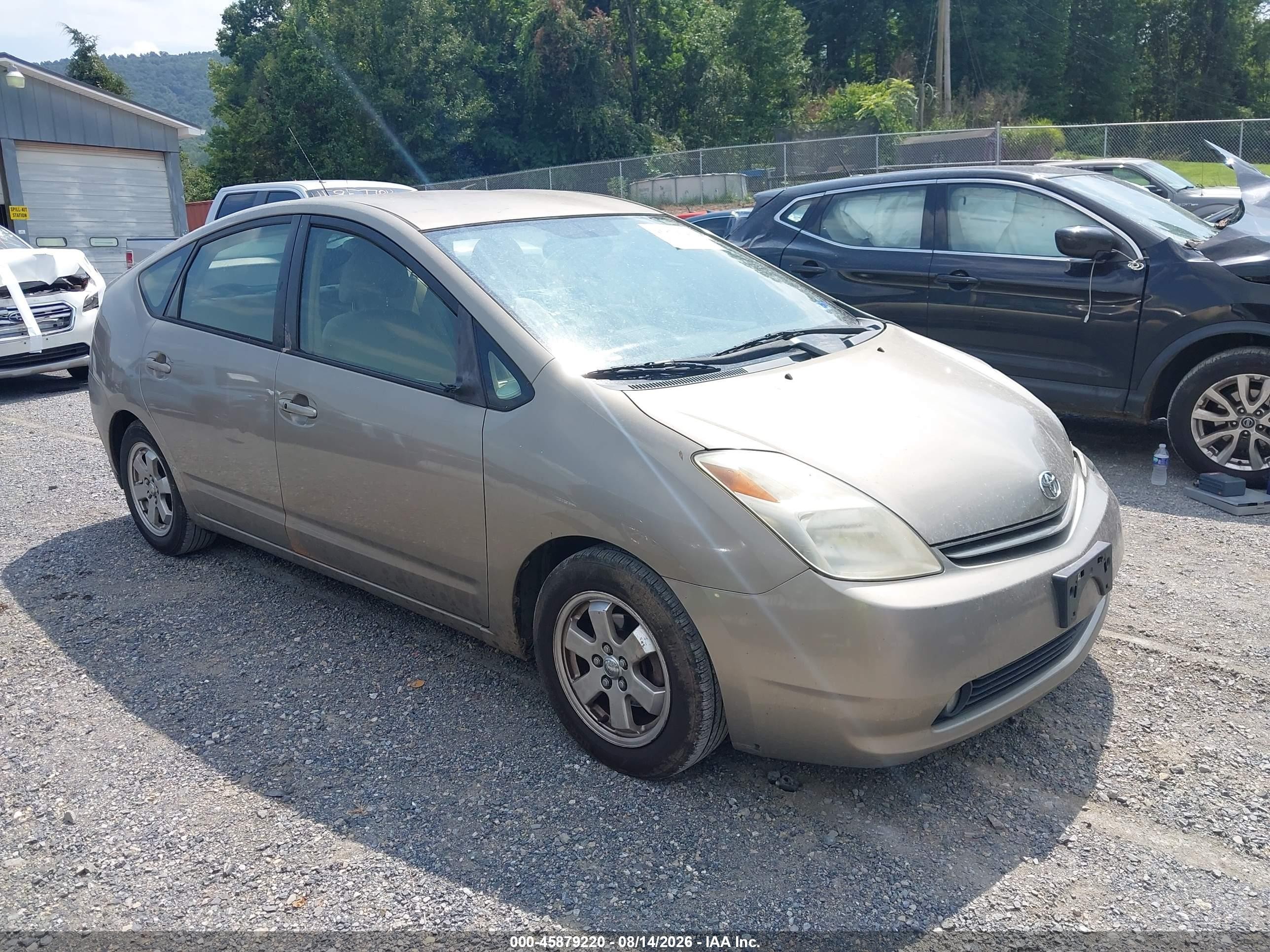 2004 Toyota Prius   Gold vin: JTDKB20UX40055532