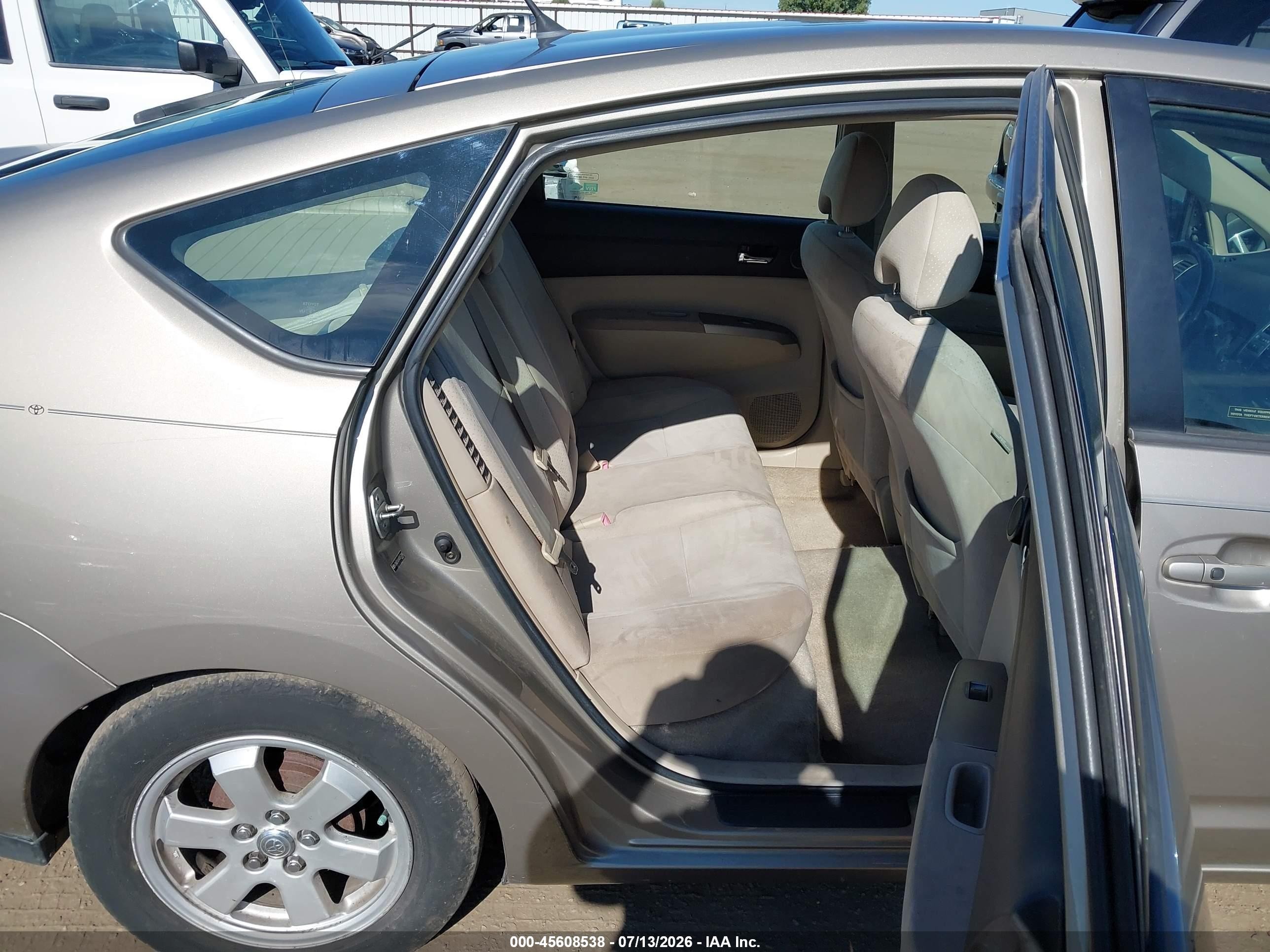 2004 Toyota Prius   Brown vin: JTDKB20UX40057345