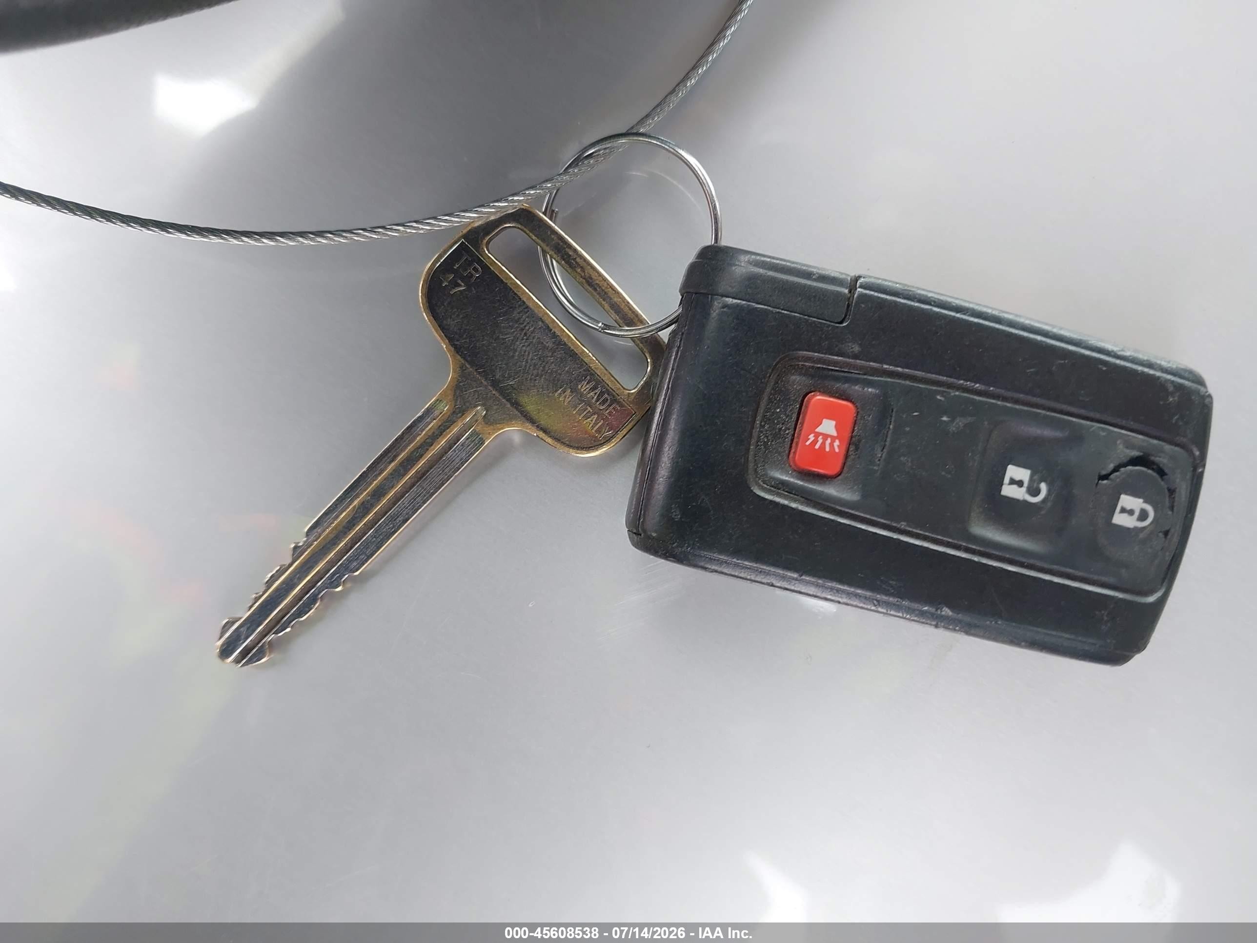 2004 Toyota Prius   Brown vin: JTDKB20UX40057345