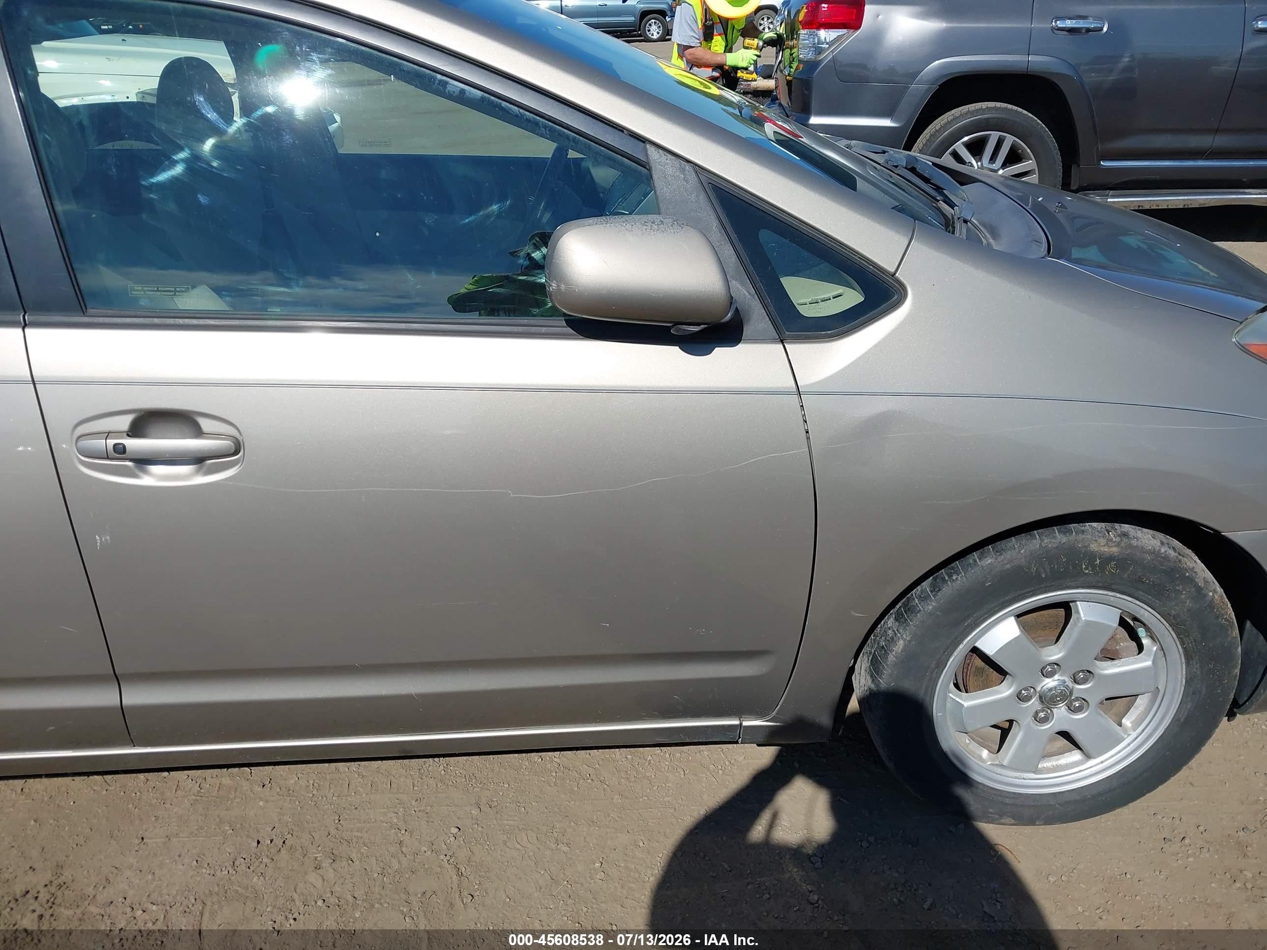 2004 Toyota Prius   Brown vin: JTDKB20UX40057345