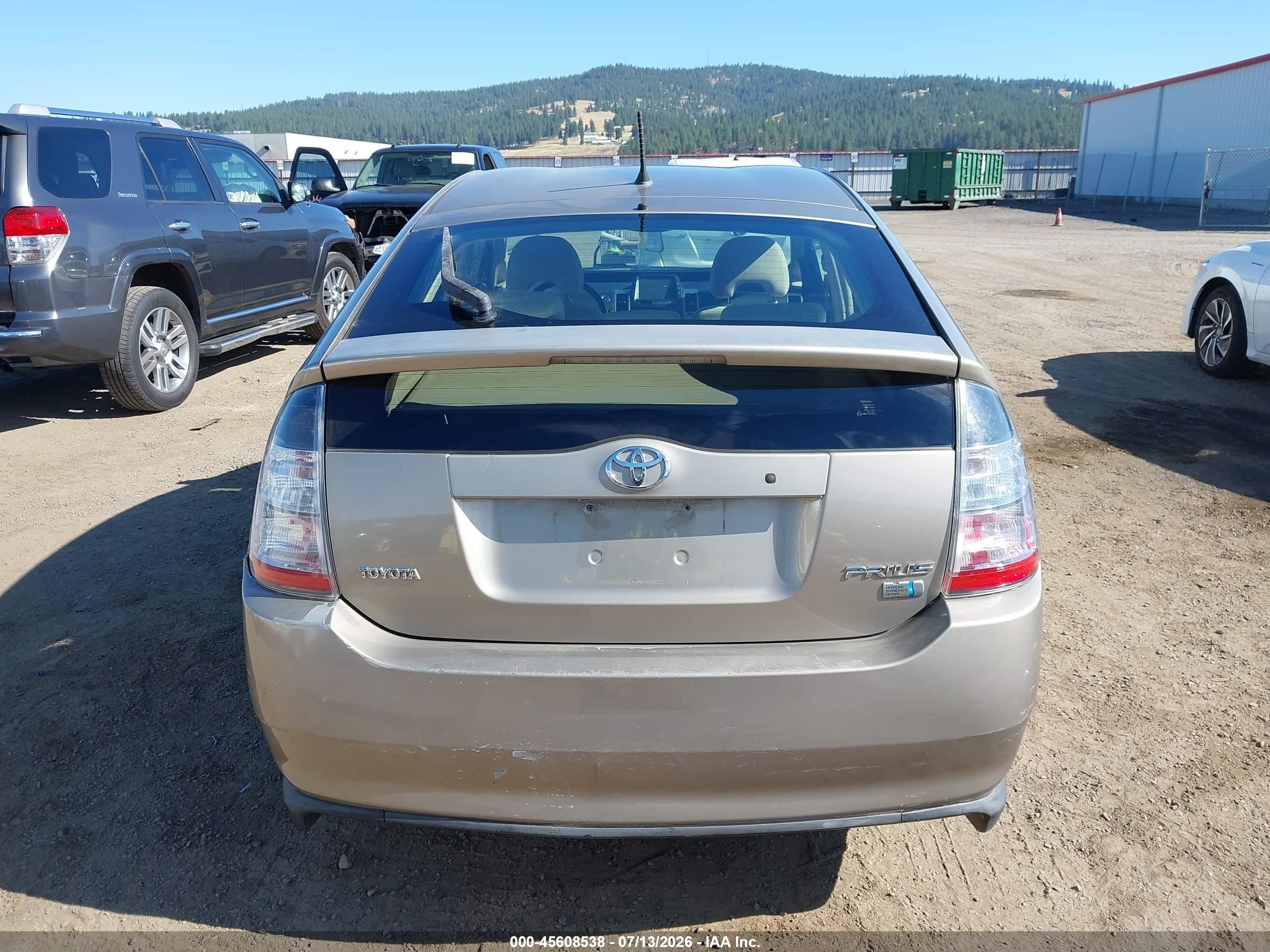2004 Toyota Prius   Brown vin: JTDKB20UX40057345