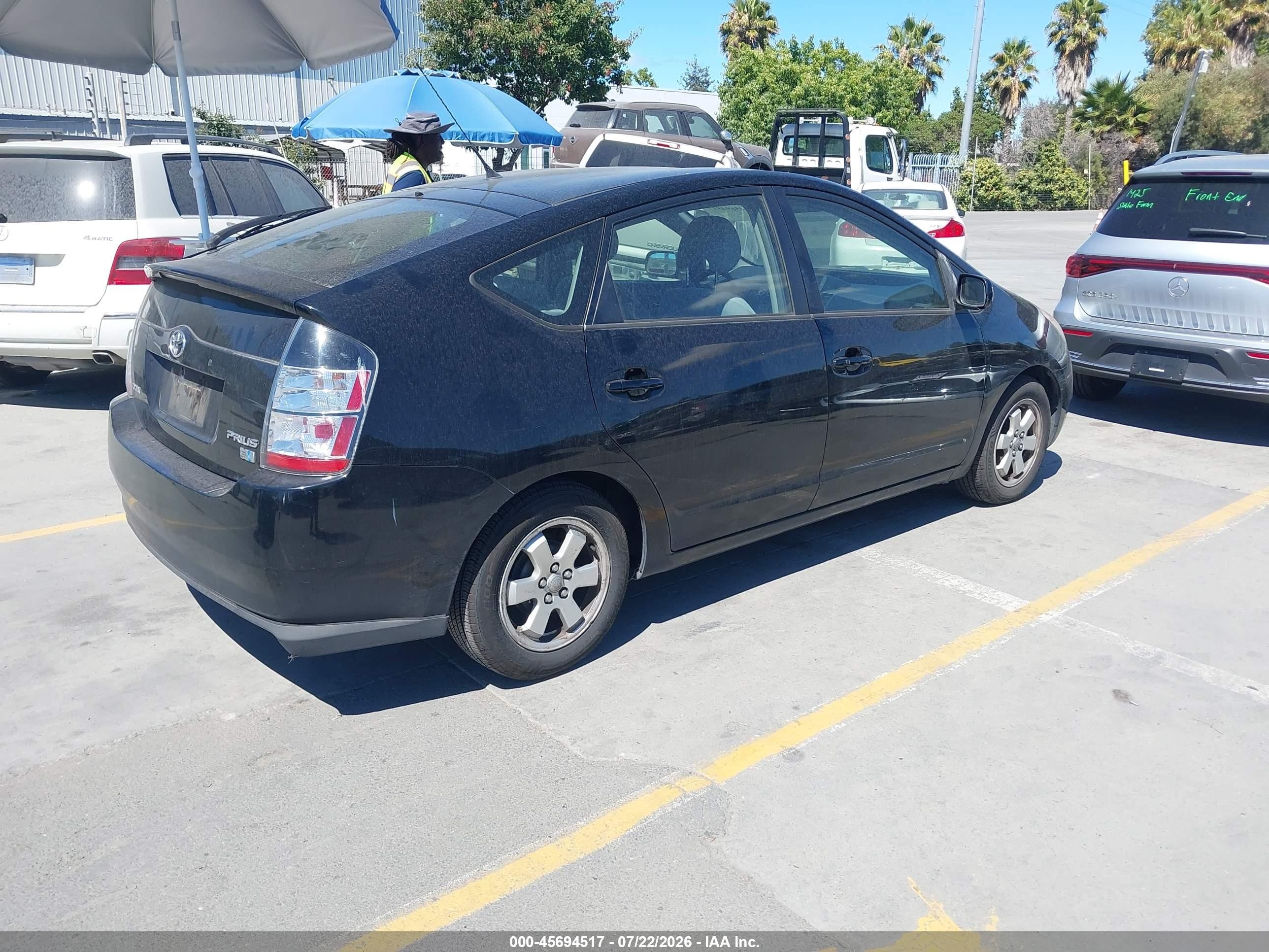 2004 Toyota Prius   Black vin: JTDKB20UX40077563