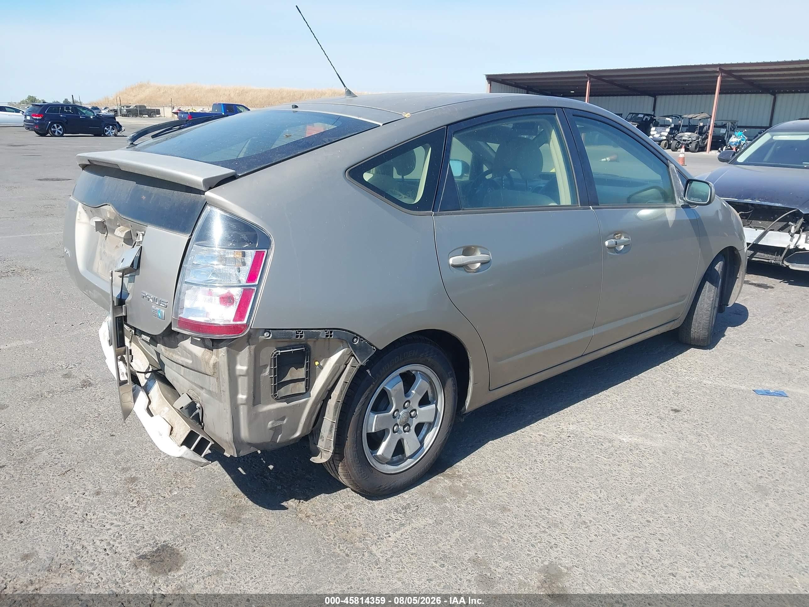 2004 Toyota Prius   Gold vin: JTDKB20UX40102297