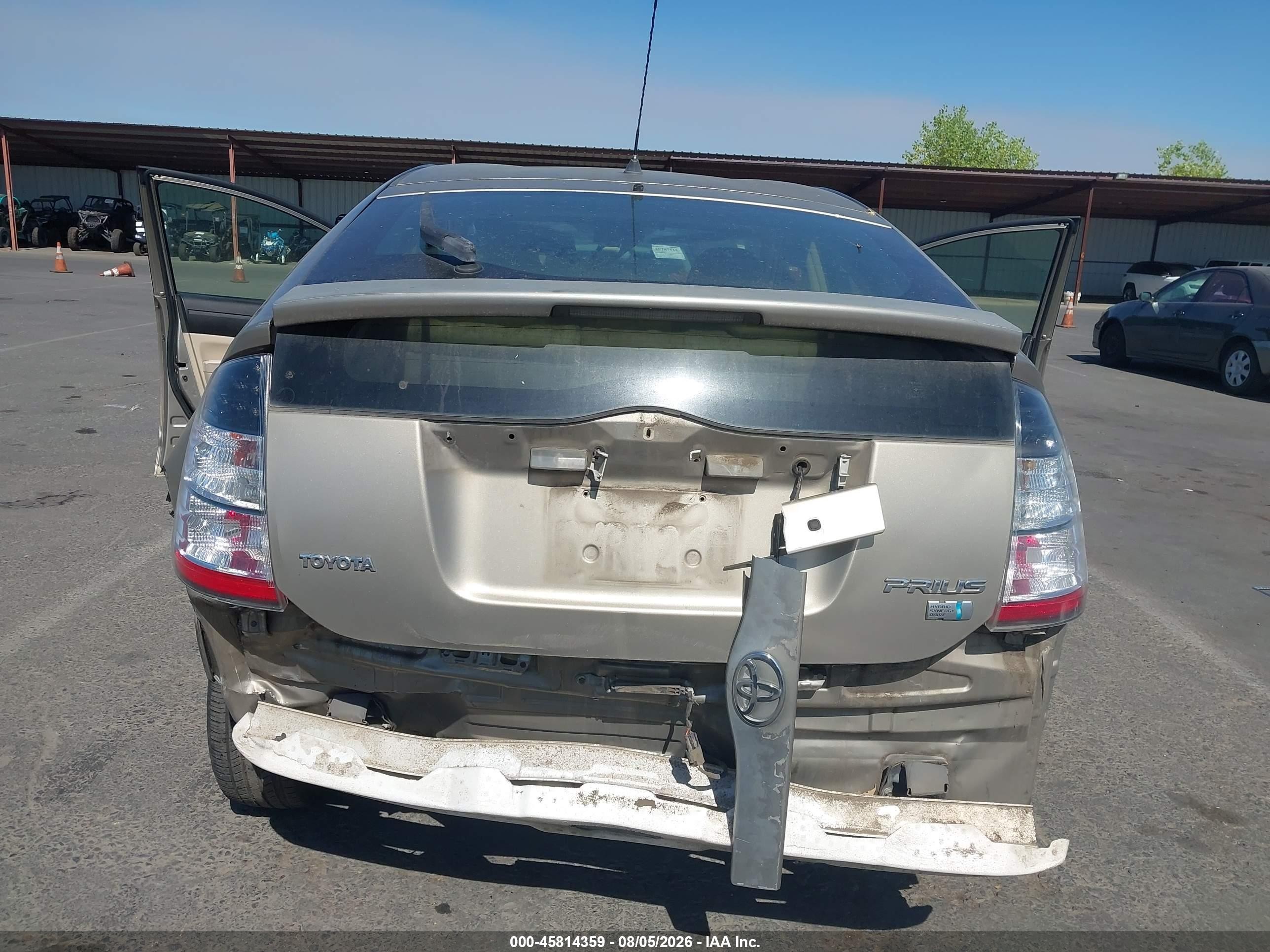 2004 Toyota Prius   Gold vin: JTDKB20UX40102297