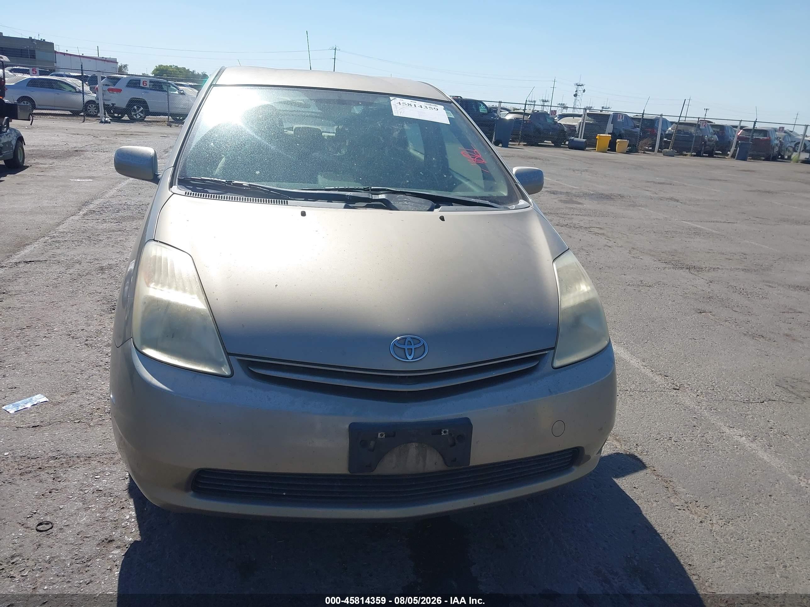 2004 Toyota Prius   Gold vin: JTDKB20UX40102297