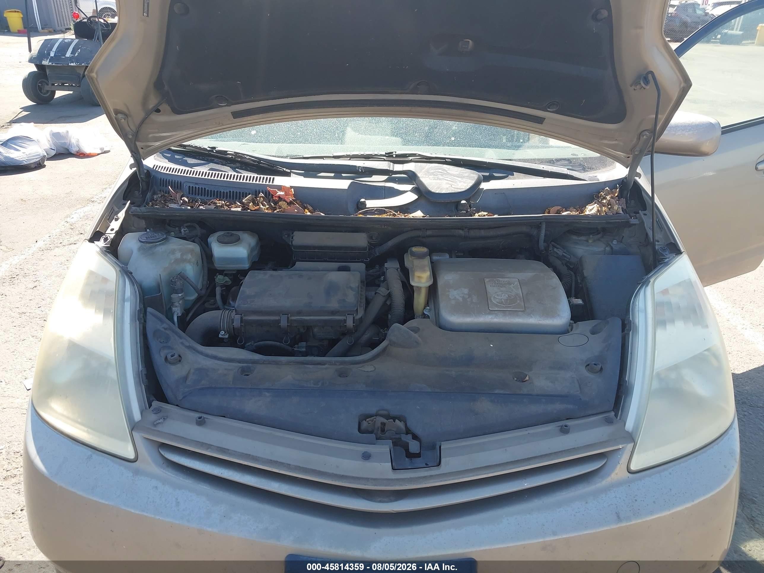 2004 Toyota Prius   Gold vin: JTDKB20UX40102297