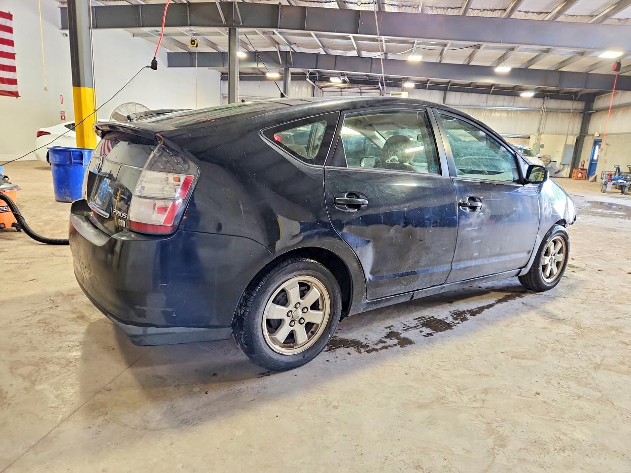 2004 Toyota Prius Base Black vin: JTDKB20UX40105474