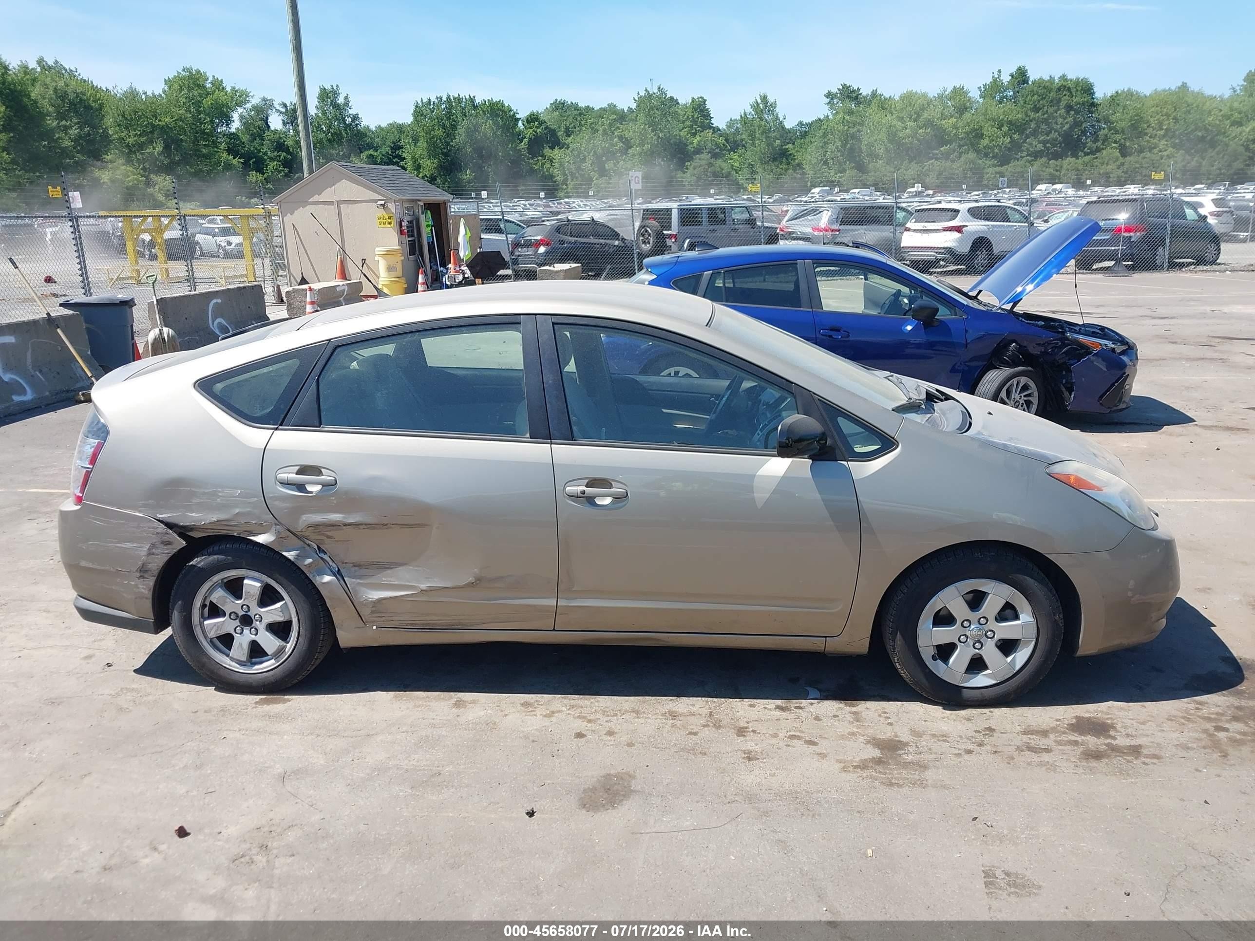 2004 Toyota Prius   Золотой vin: JTDKB20UX40114207