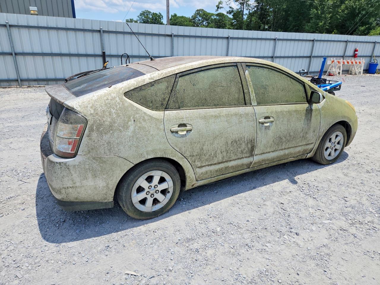 2005 Toyota Prius Base Silver vin: JTDKB20UX50121840