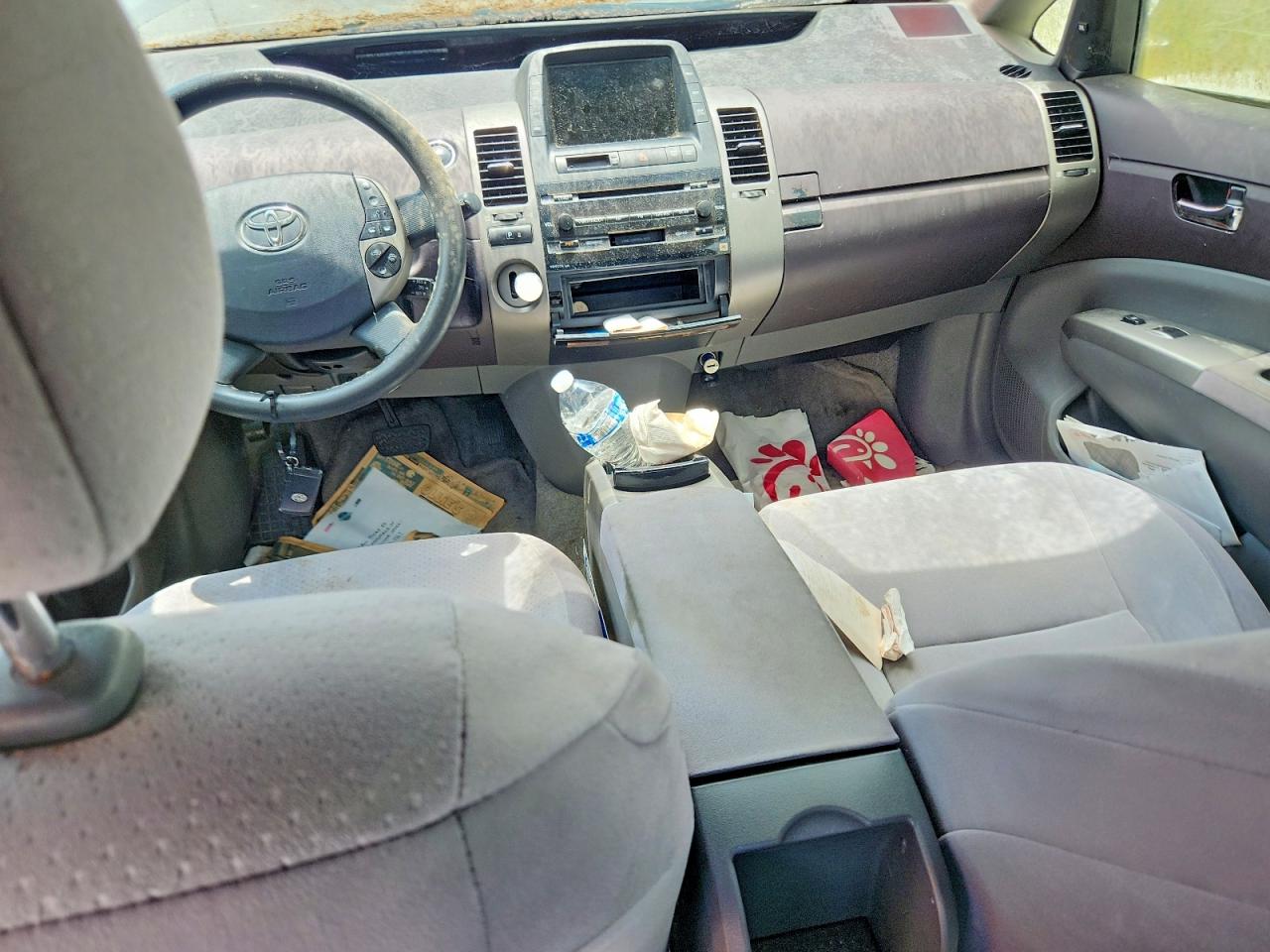 2005 Toyota Prius Base Silver vin: JTDKB20UX50121840