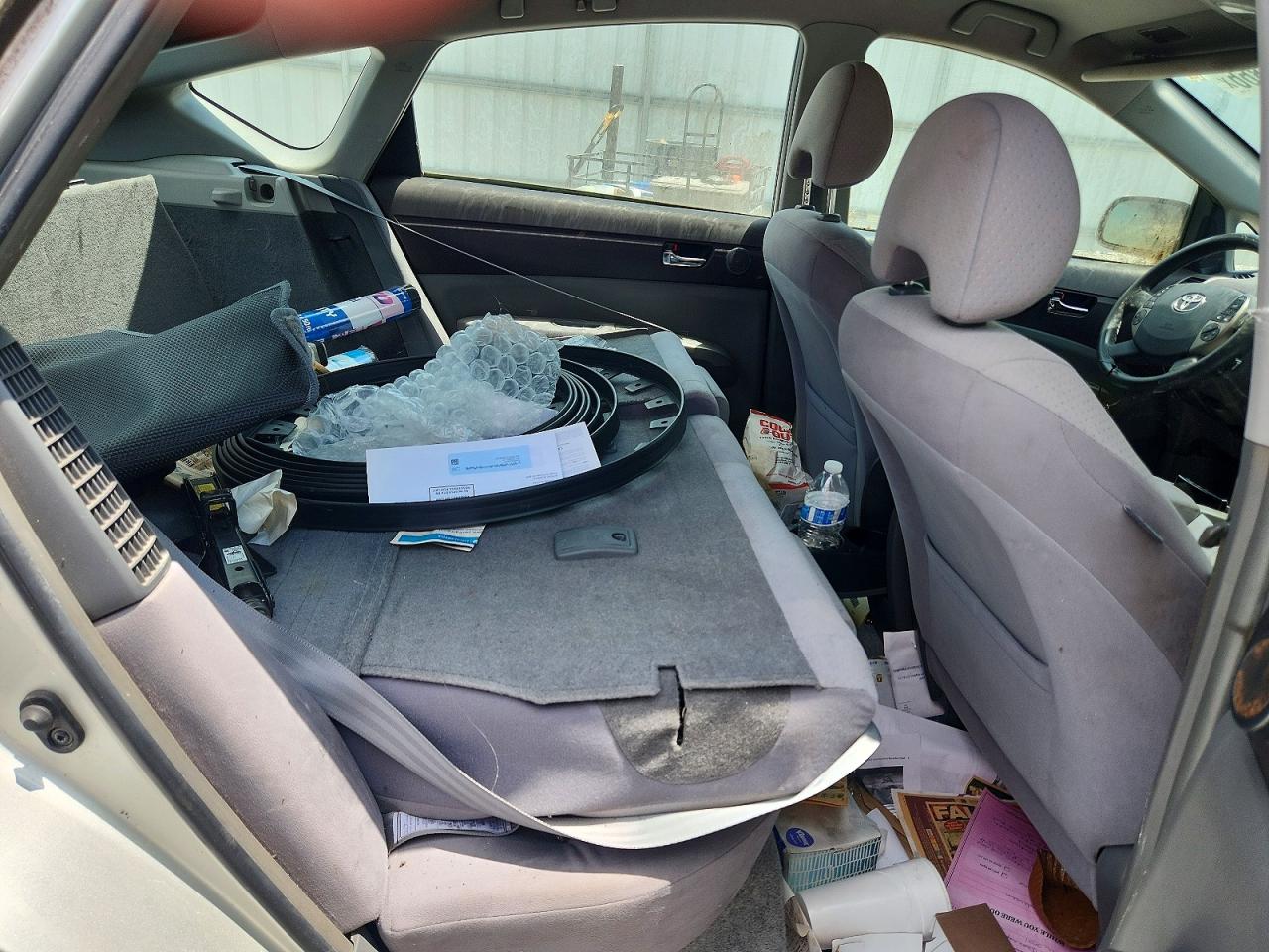 2005 Toyota Prius Base Silver vin: JTDKB20UX50121840