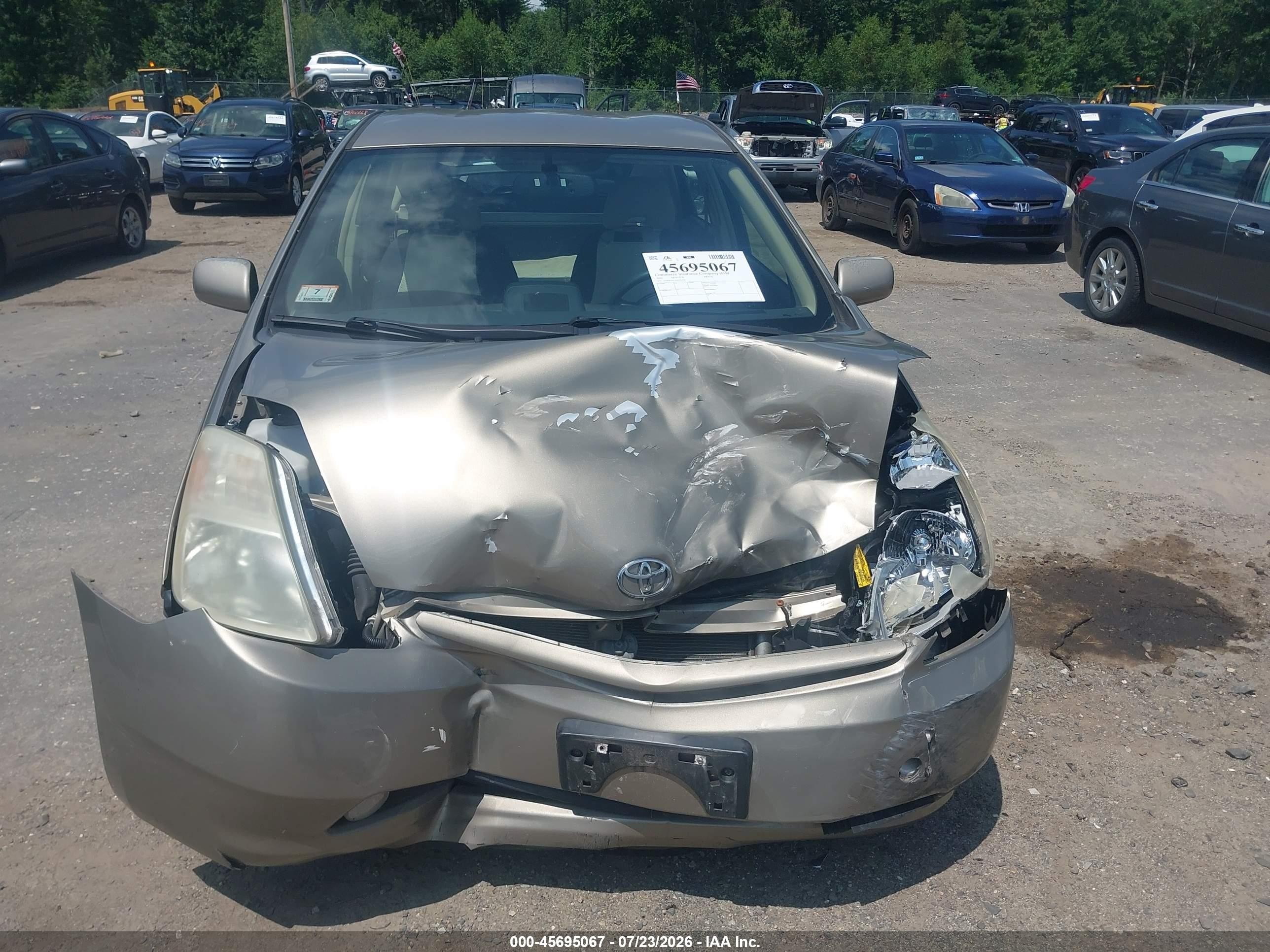 2005 Toyota Prius   Gold vin: JTDKB20UX50123359