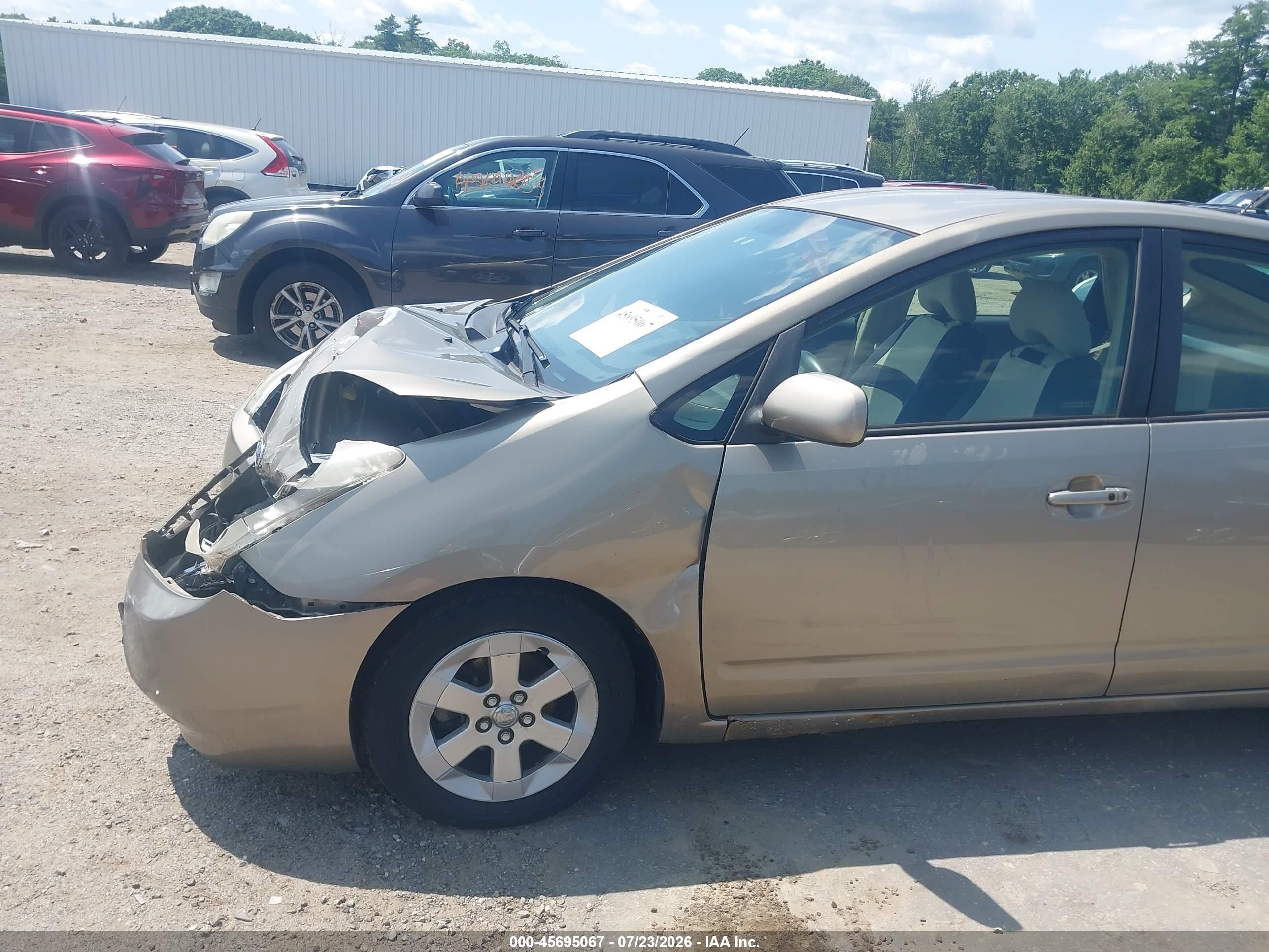 2005 Toyota Prius   Gold vin: JTDKB20UX50123359