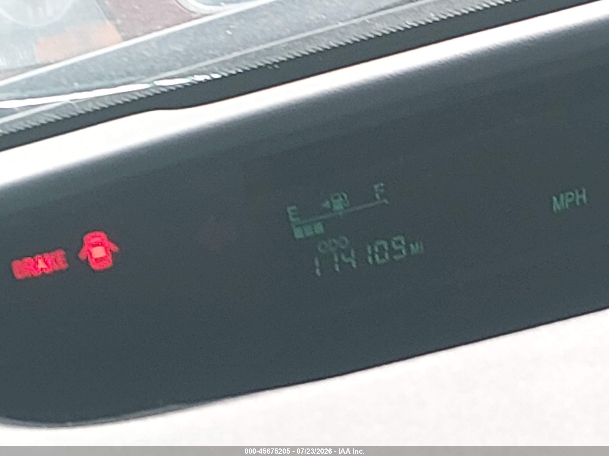 2005 Toyota Prius   Серебряный vin: JTDKB20UX50129663