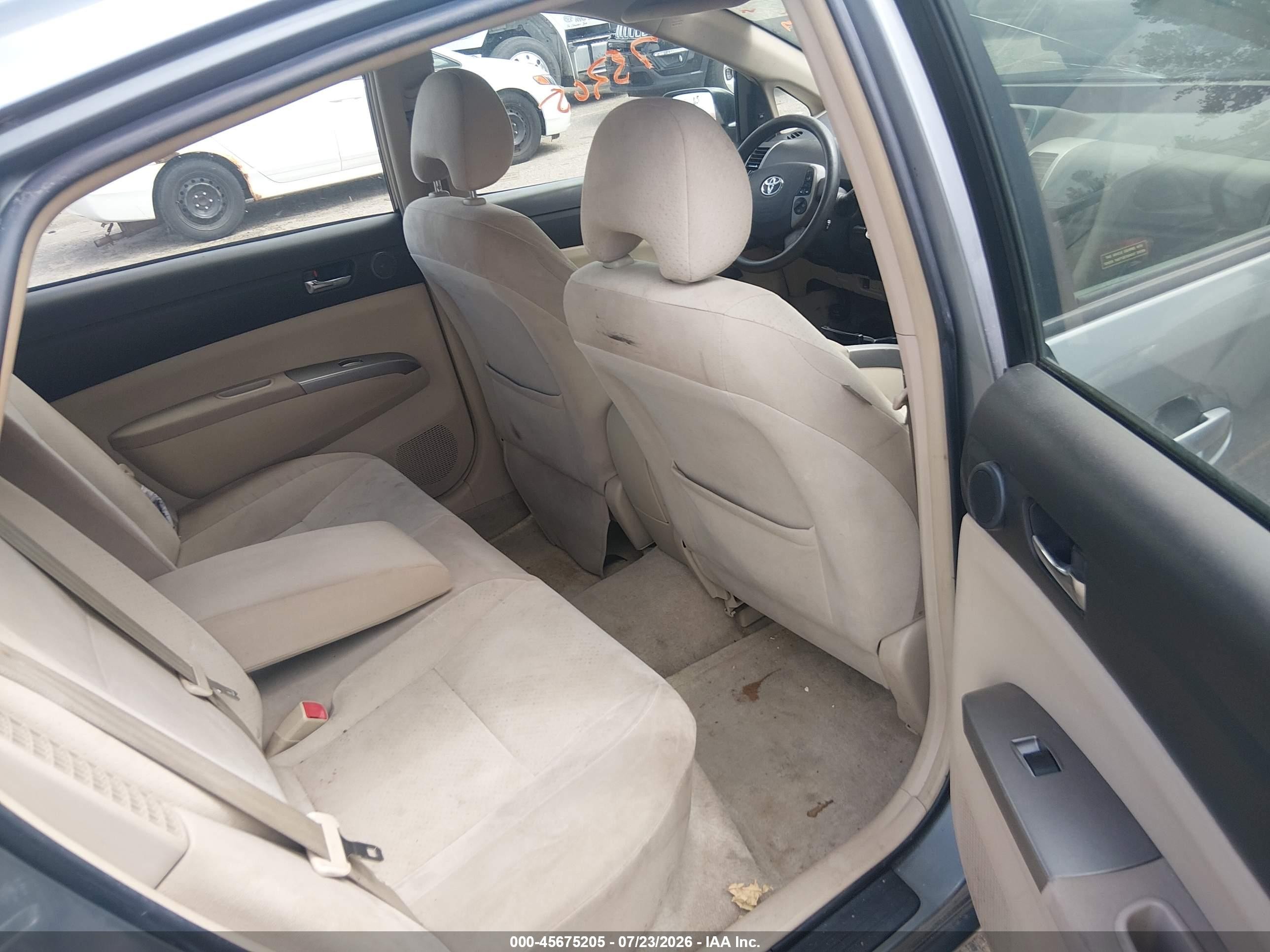 2005 Toyota Prius   Серебряный vin: JTDKB20UX50129663