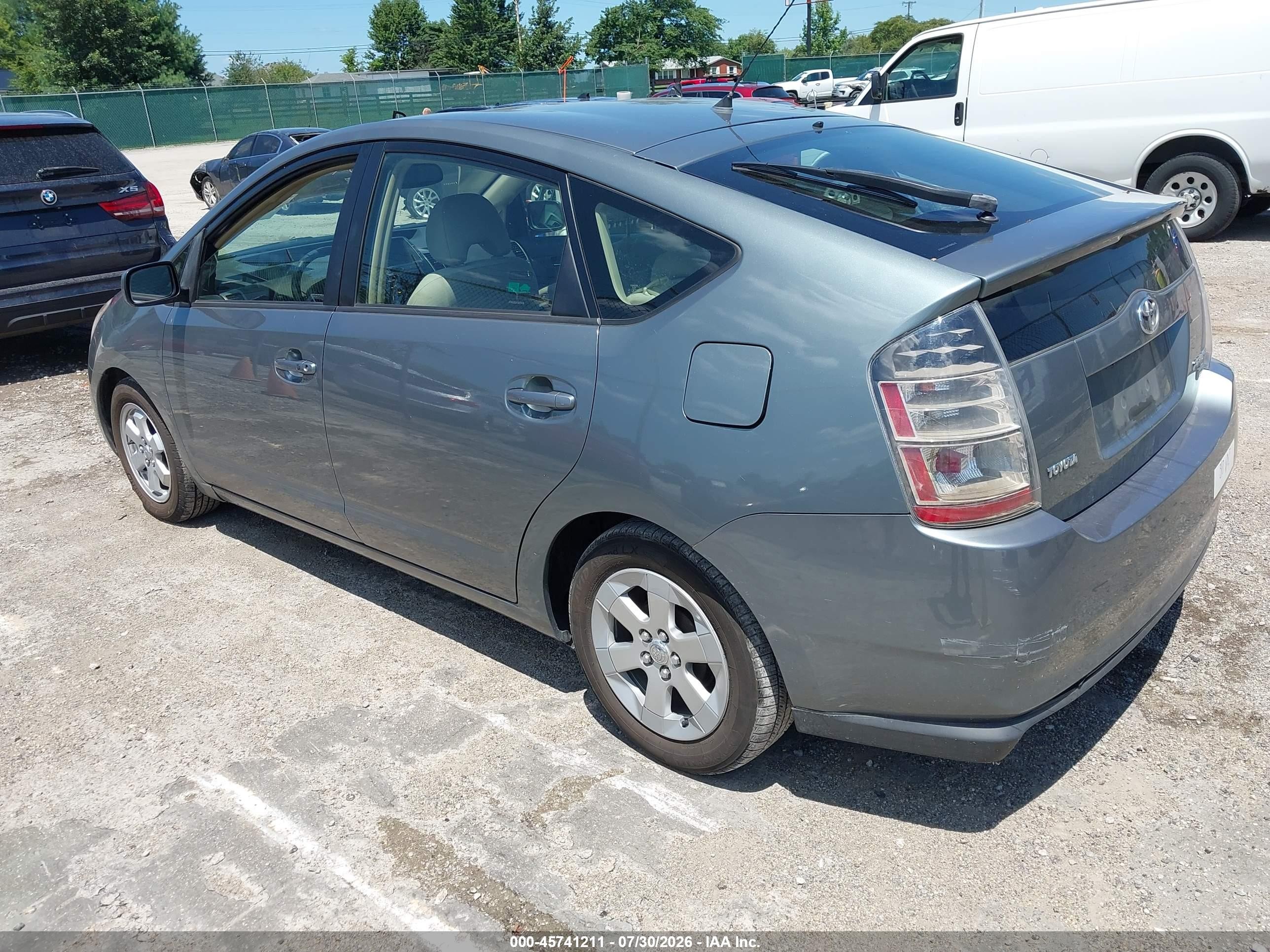 2005 Toyota Prius   Gray vin: JTDKB20UX53010610