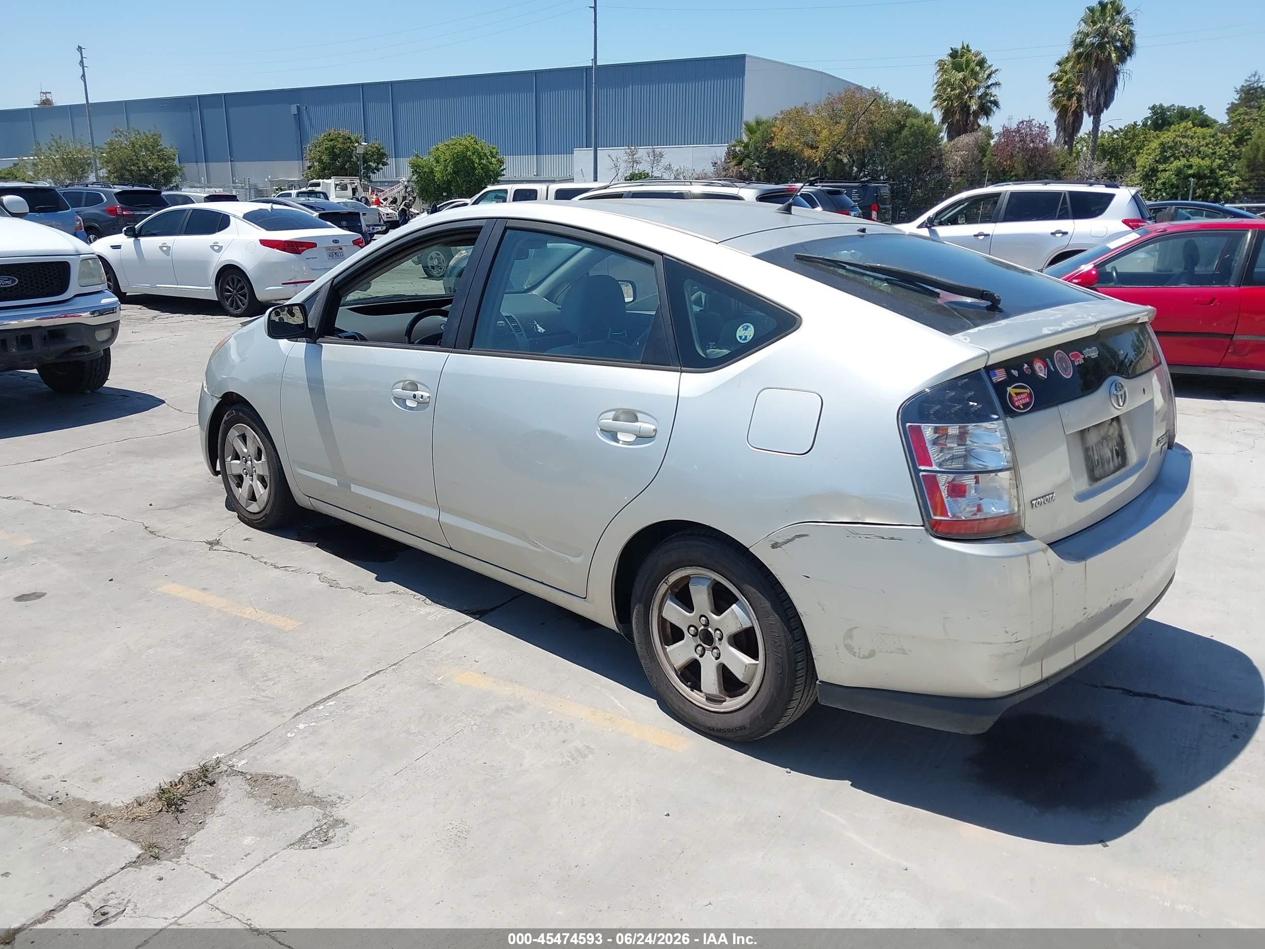 2005 Toyota Prius   Серебряный vin: JTDKB20UX53014673