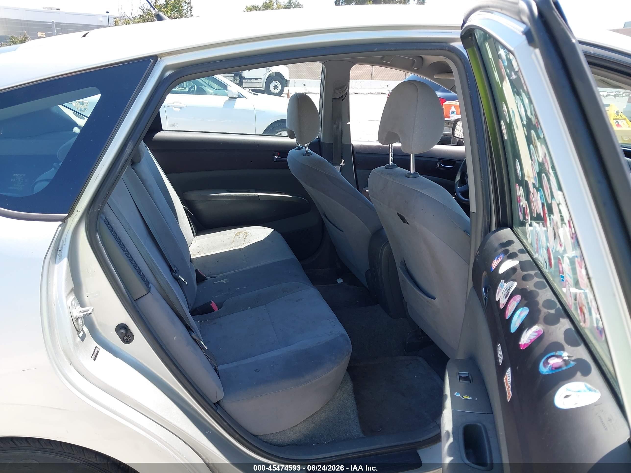 2005 Toyota Prius   Серебряный vin: JTDKB20UX53014673