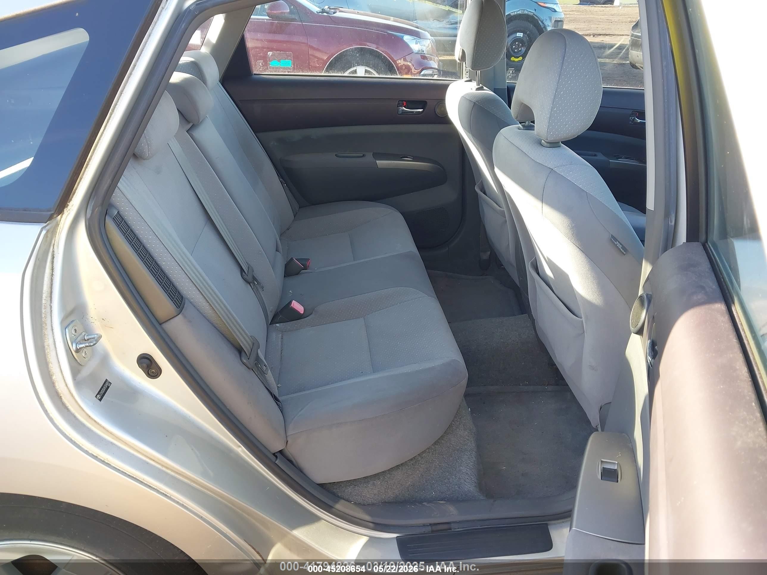 2005 Toyota Prius   Silver vin: JTDKB20UX53040819