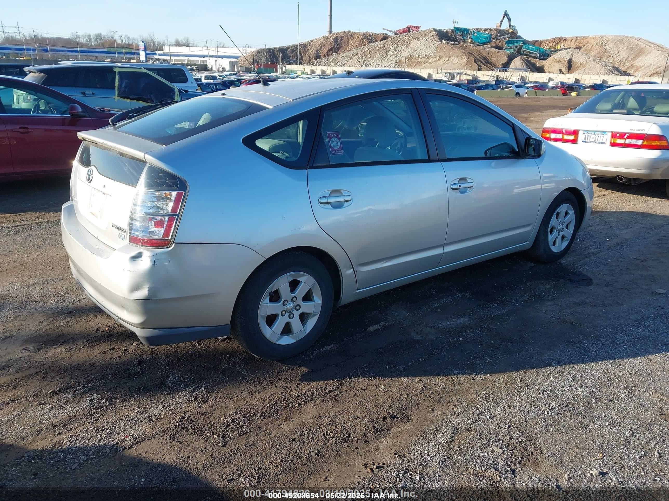 2005 Toyota Prius   Silver vin: JTDKB20UX53040819