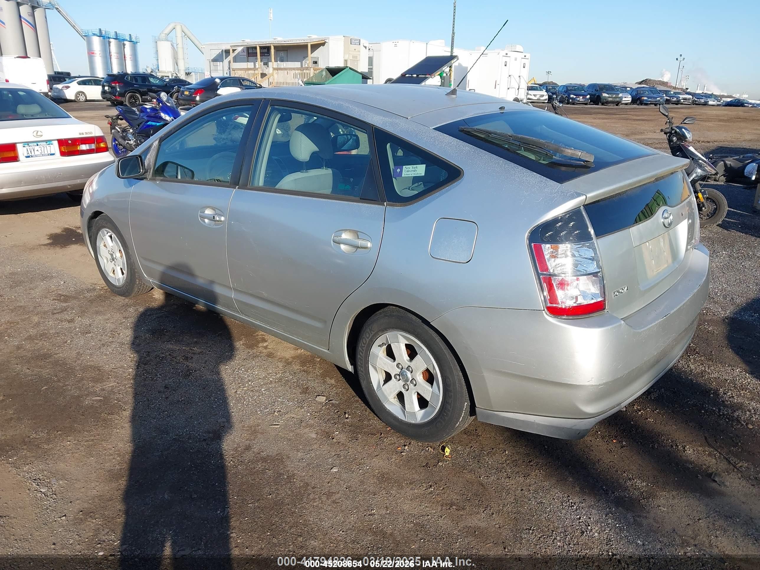 2005 Toyota Prius   Silver vin: JTDKB20UX53040819