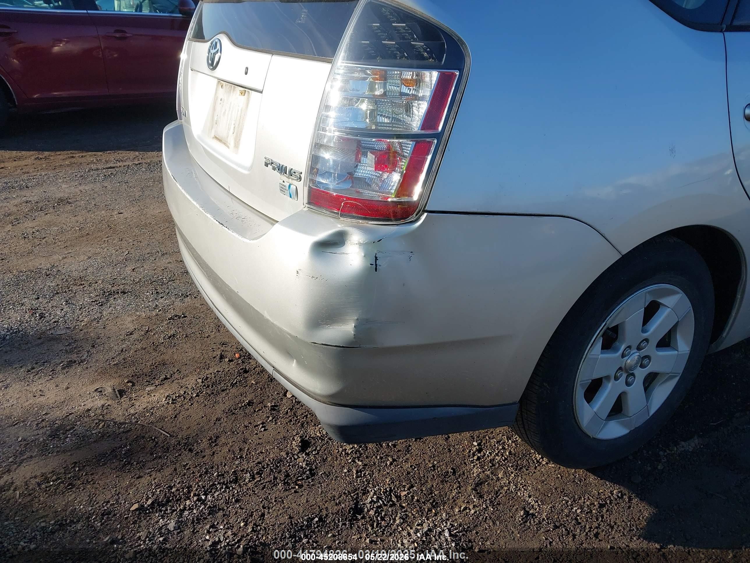 2005 Toyota Prius   Silver vin: JTDKB20UX53040819