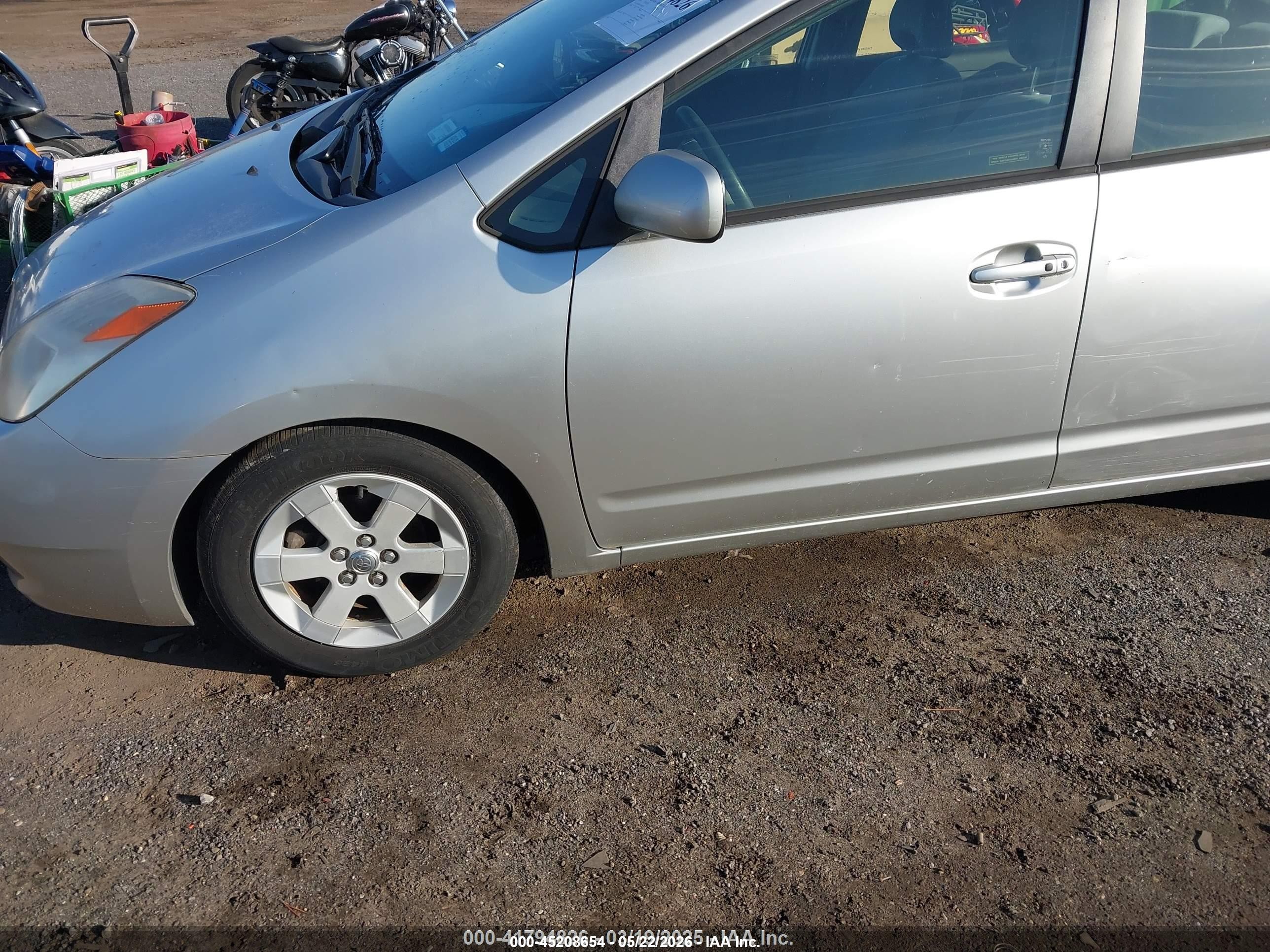 2005 Toyota Prius   Silver vin: JTDKB20UX53040819