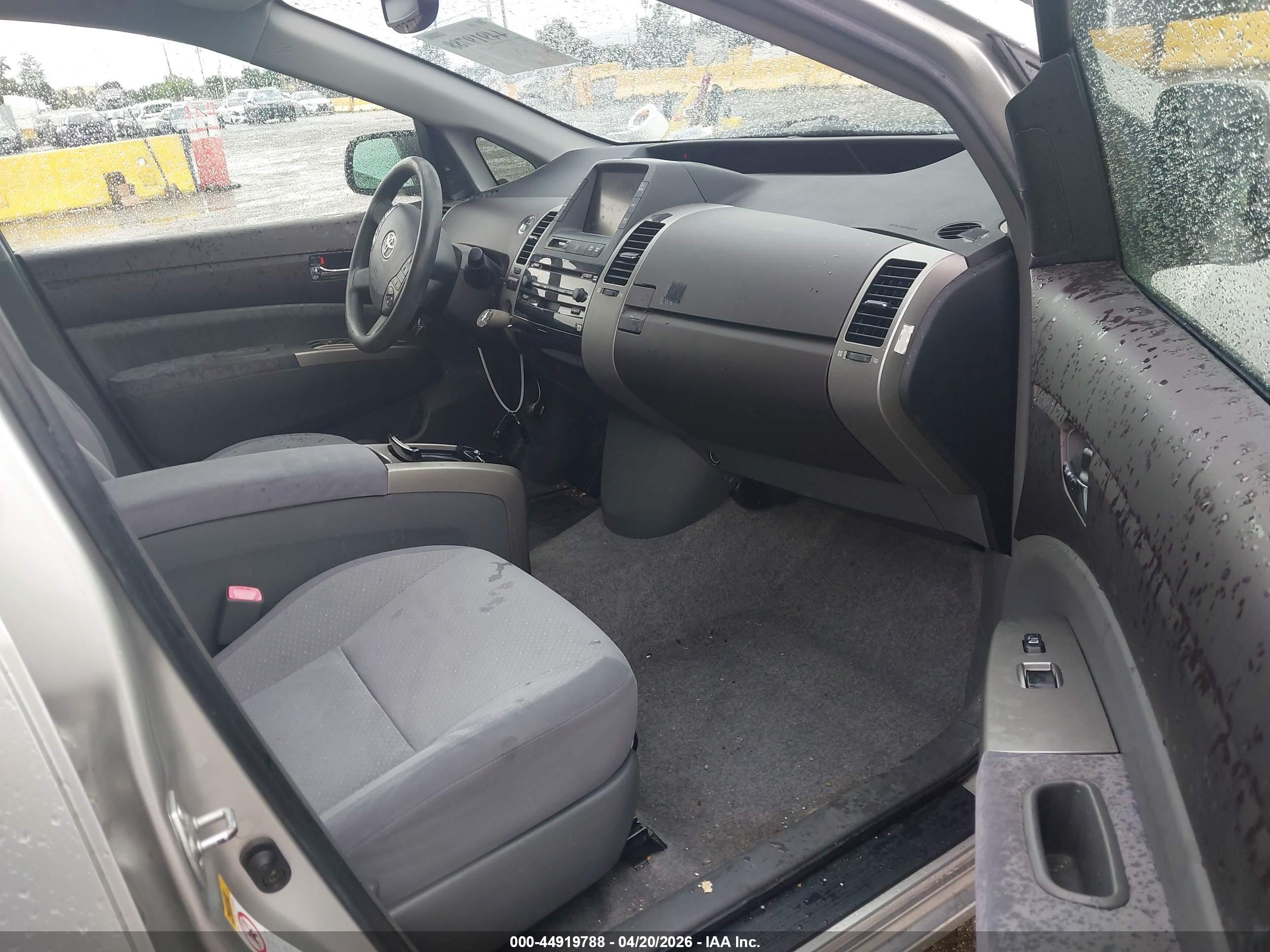 2005 Toyota Prius   Silver vin: JTDKB20UX53054347