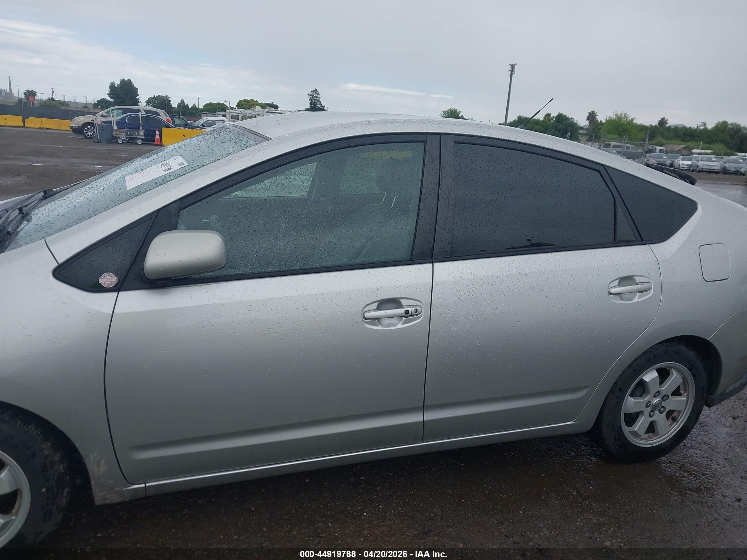2005 Toyota Prius   Silver vin: JTDKB20UX53054347