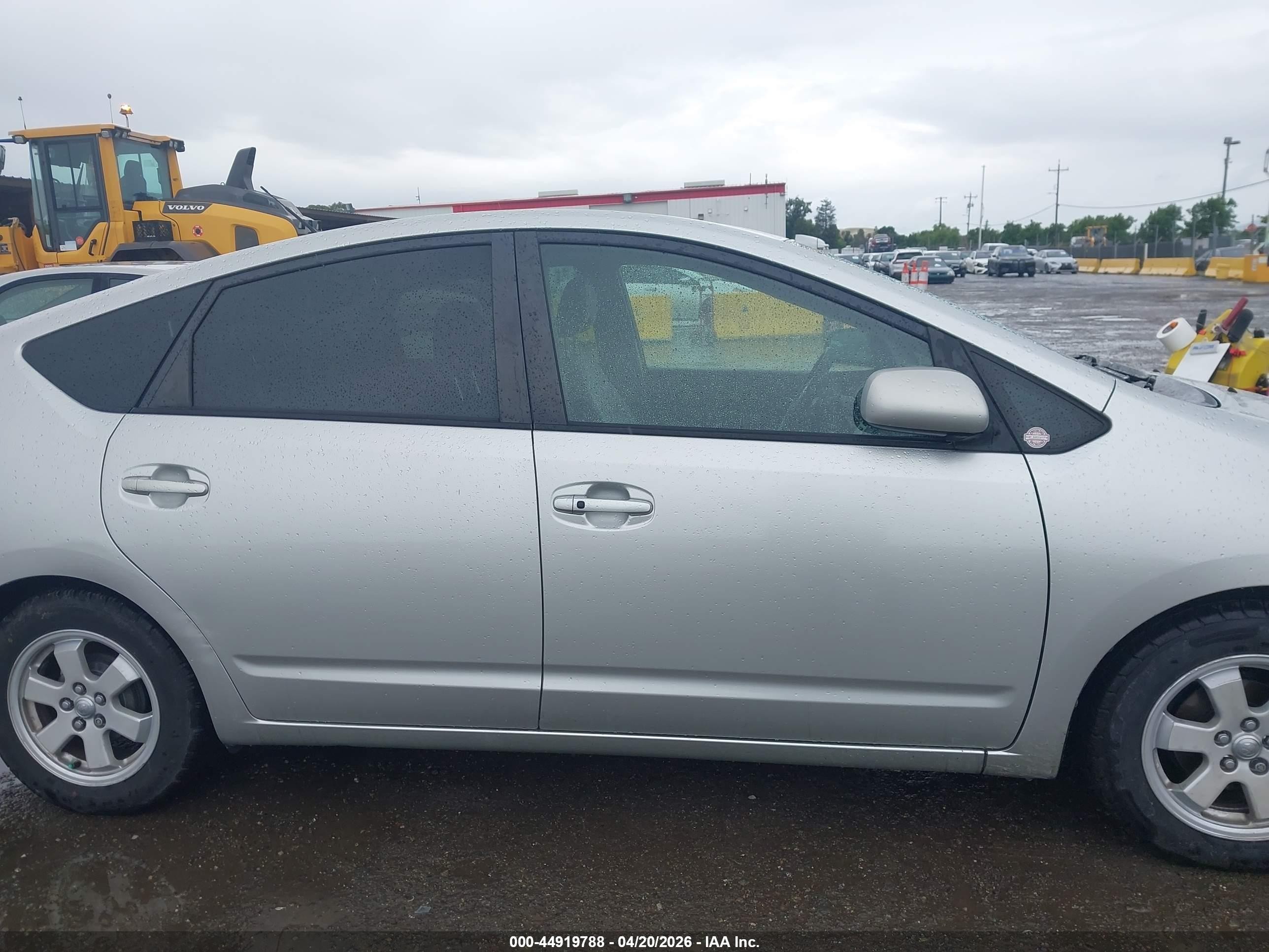 2005 Toyota Prius   Silver vin: JTDKB20UX53054347
