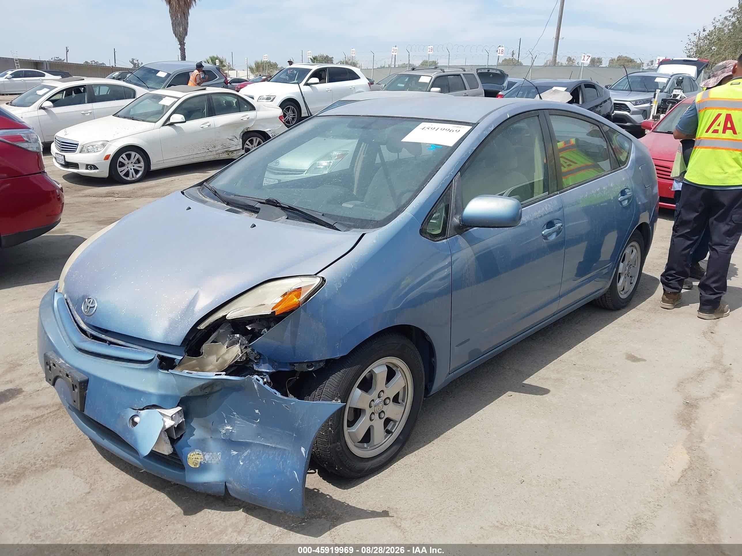 2005 Toyota Prius   Blue vin: JTDKB20UX53063906
