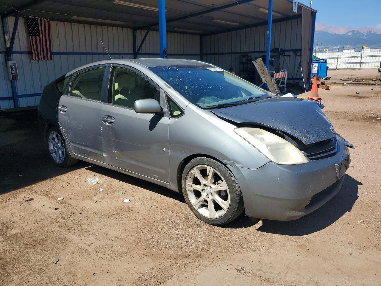 2005 Toyota Prius Base Gray vin: JTDKB20UX53077417