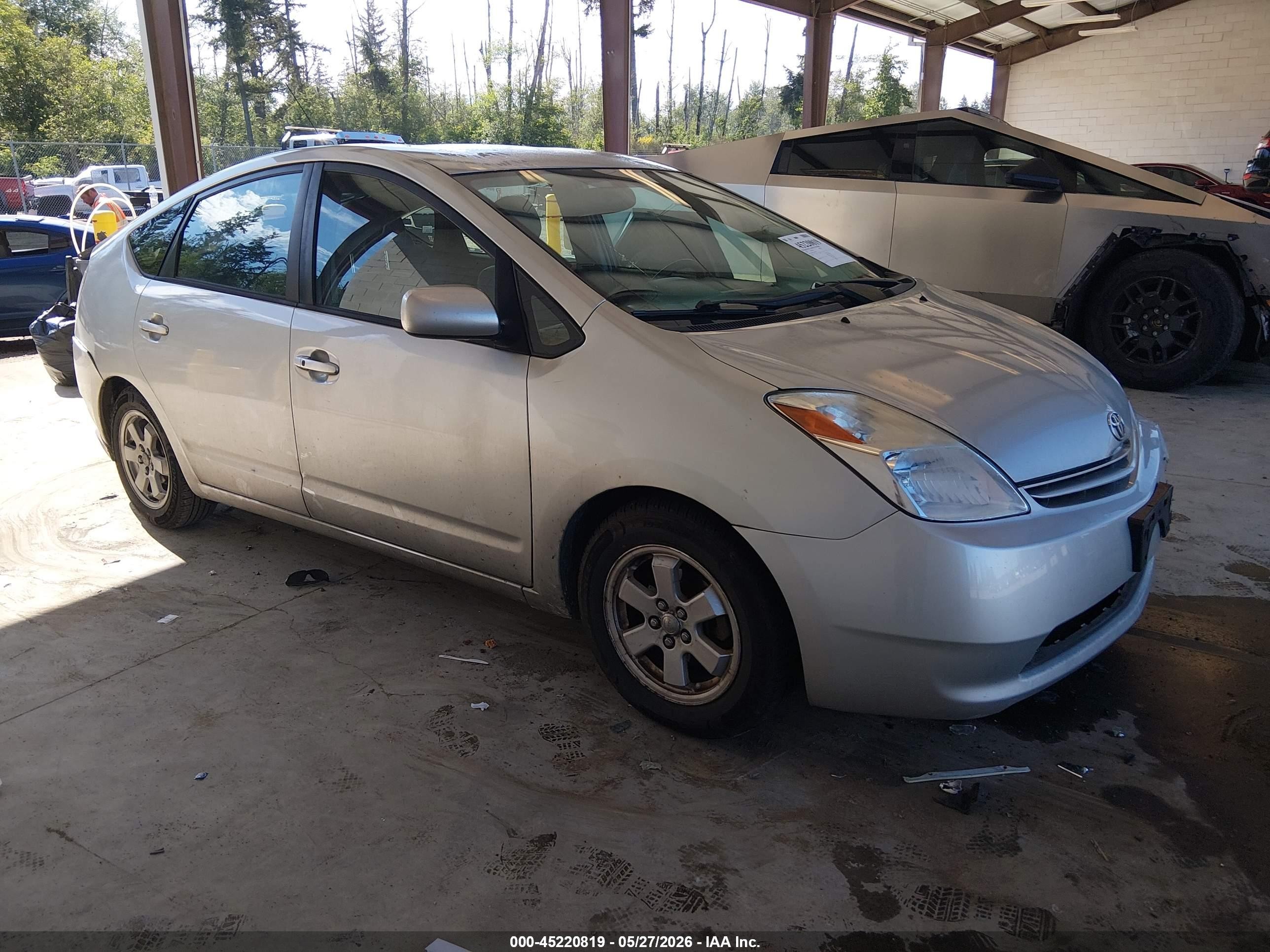 2005 Toyota Prius   Silver vin: JTDKB20UX53082116