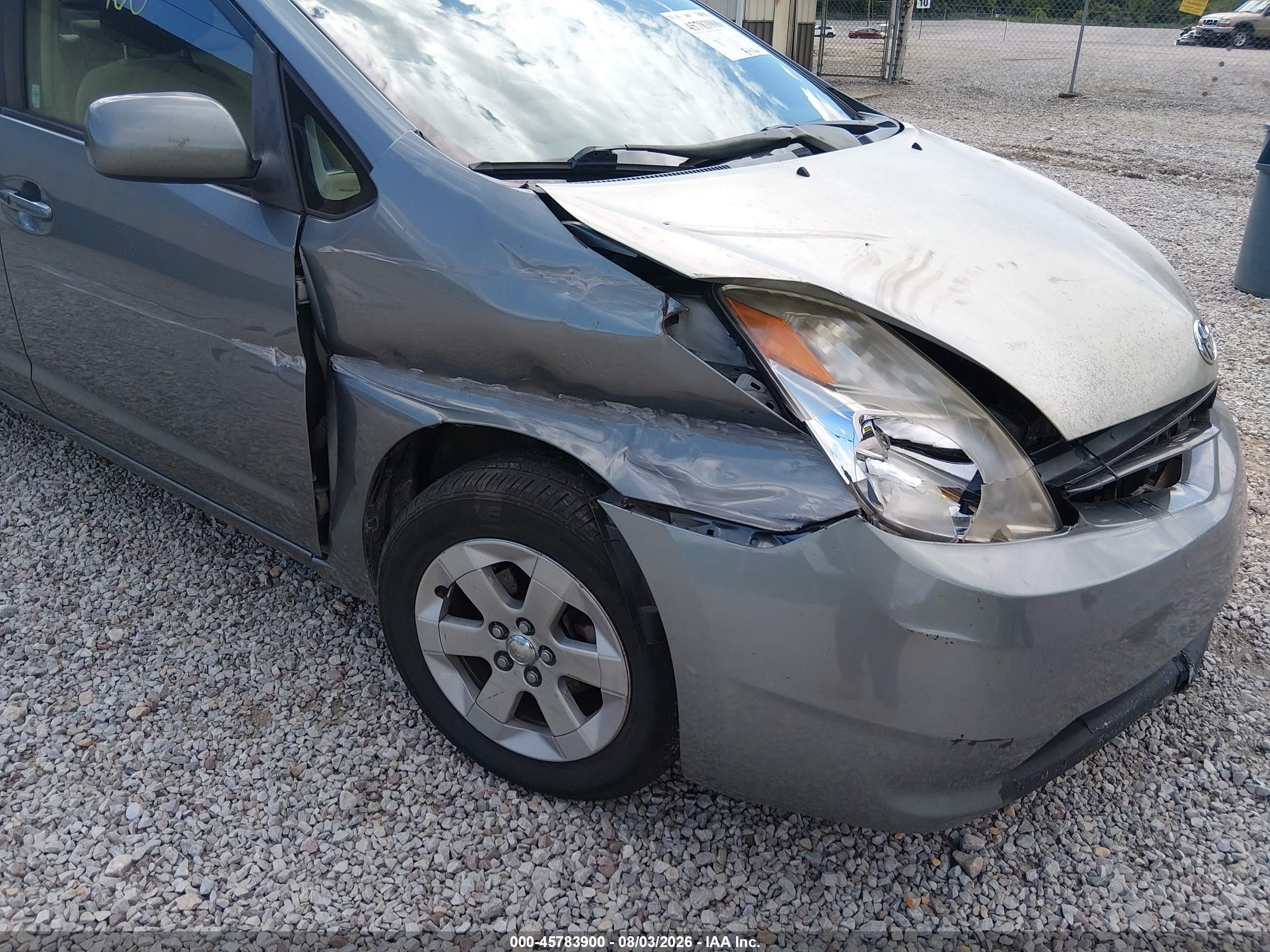 2005 Toyota Prius   Gray vin: JTDKB20UX53085212