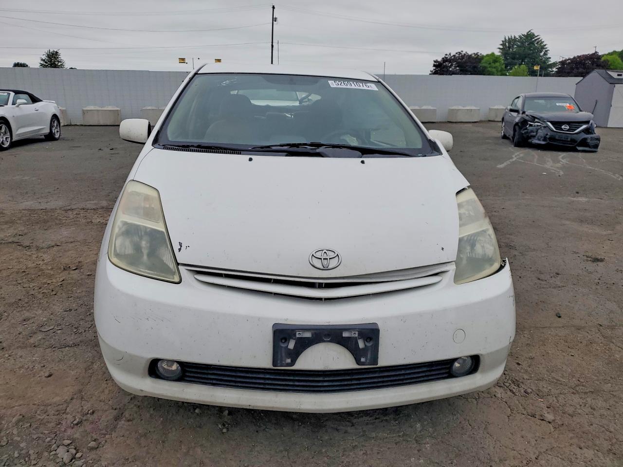 2005 Toyota Prius Base White vin: JTDKB20UX53087087