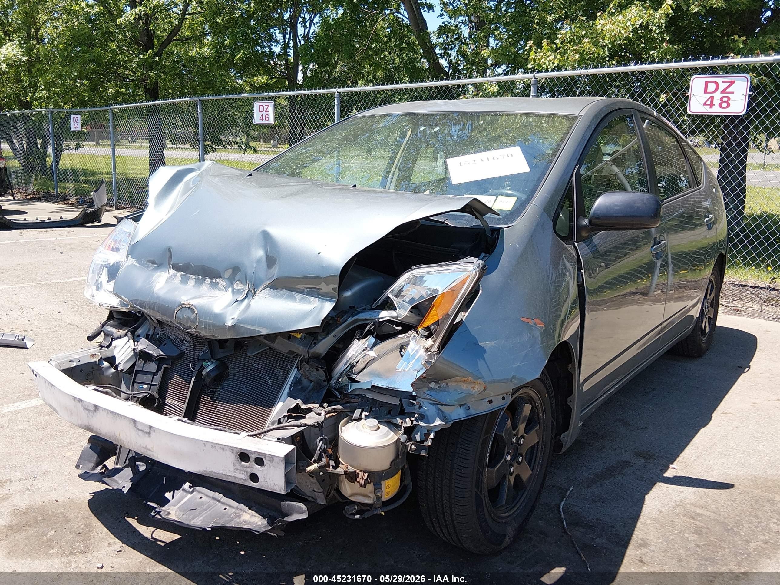 2005 Toyota Prius   Gray vin: JTDKB20UX53114367