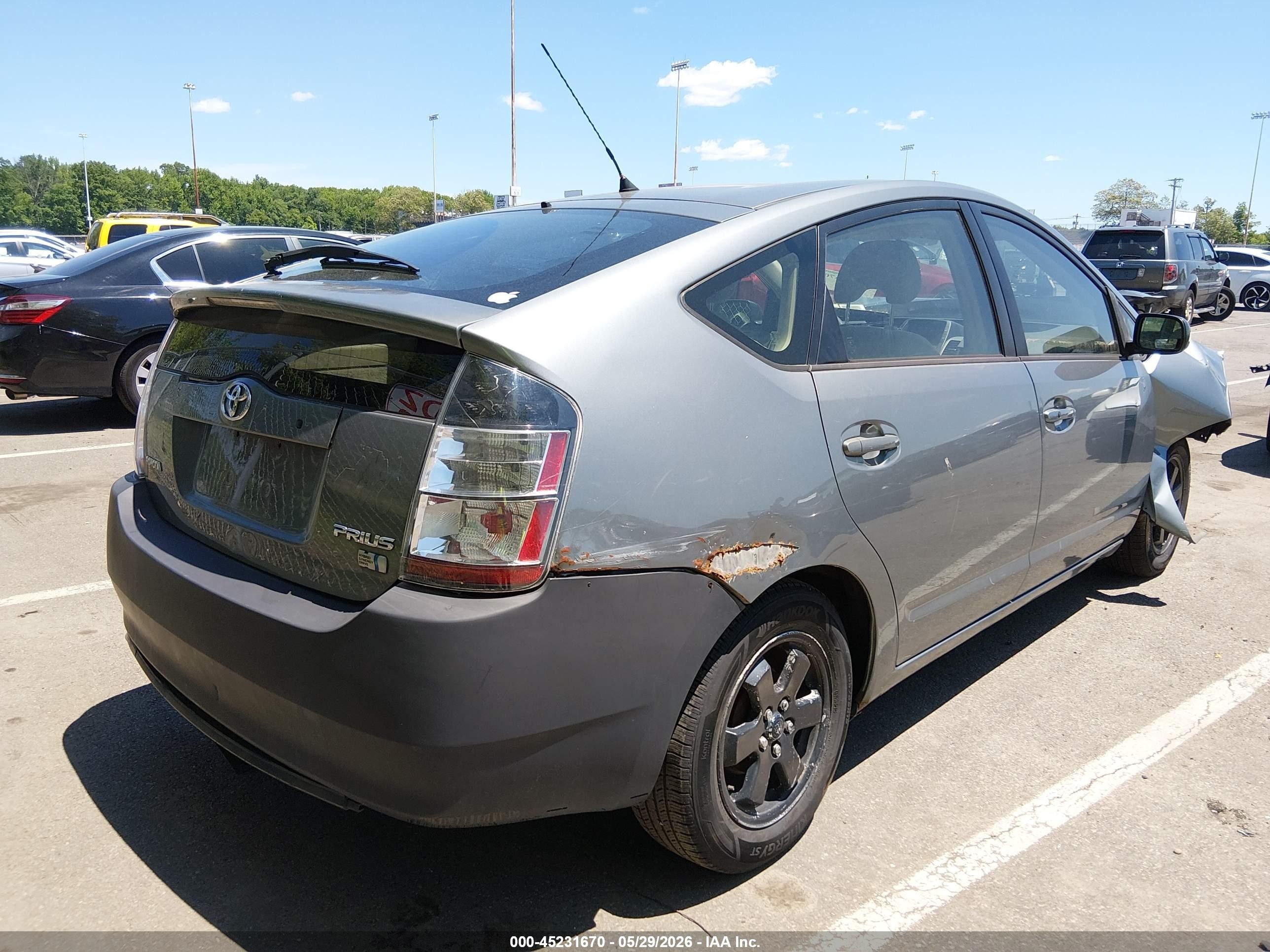 2005 Toyota Prius   Gray vin: JTDKB20UX53114367
