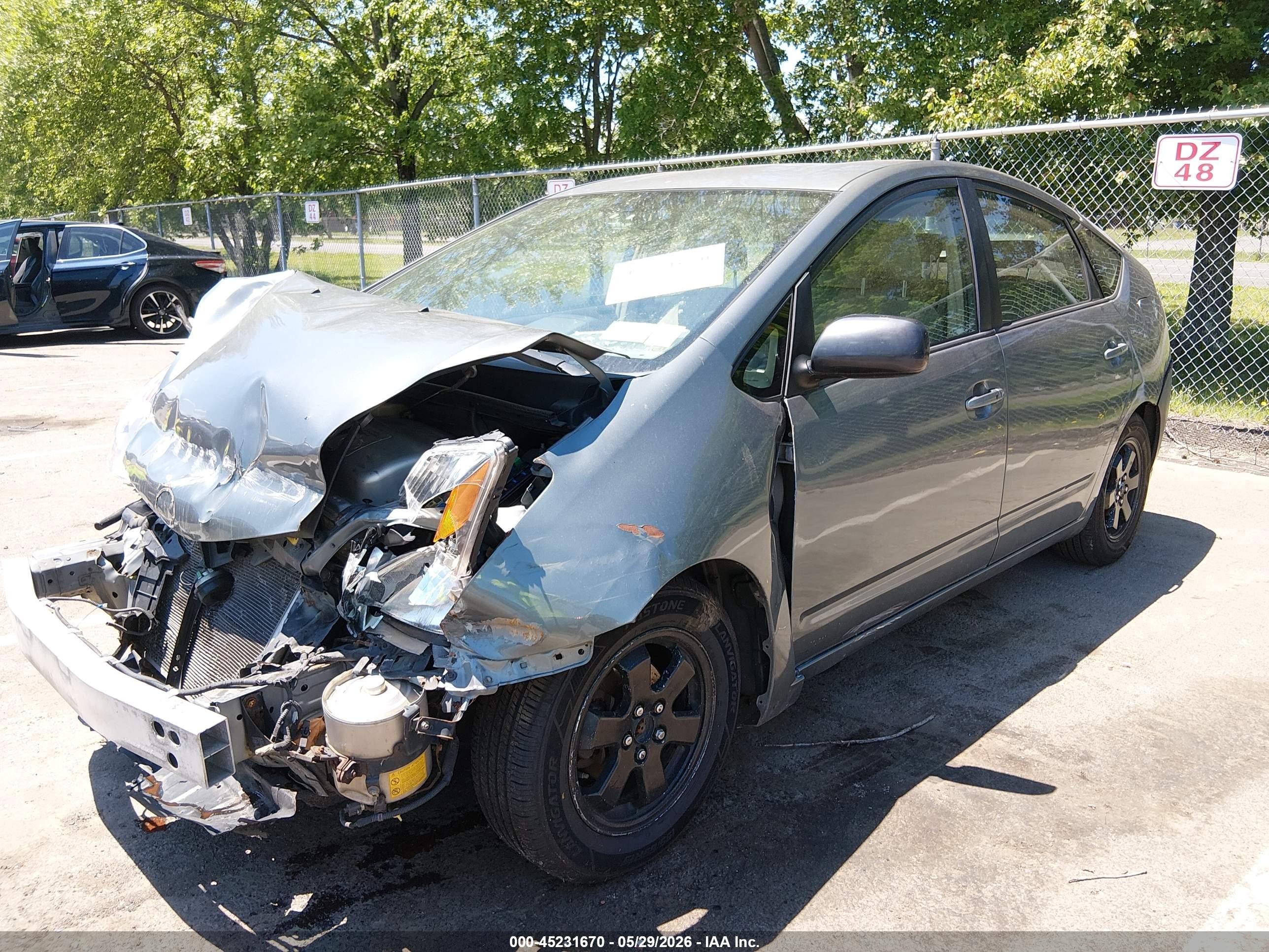 2005 Toyota Prius   Gray vin: JTDKB20UX53114367