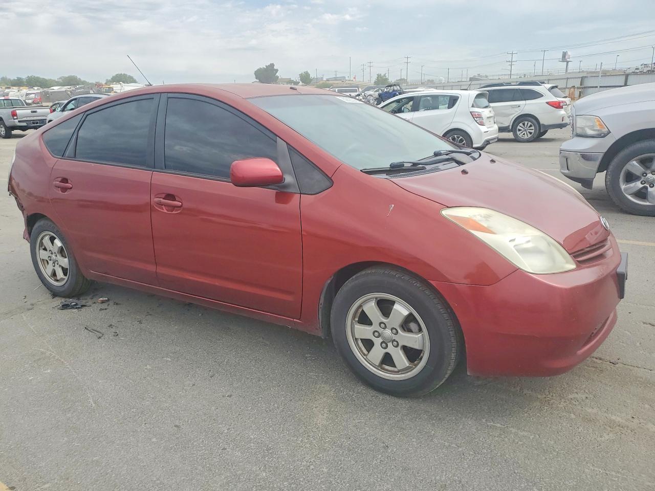 2005 Toyota Prius Base Бордовый vin: JTDKB20UX53115292