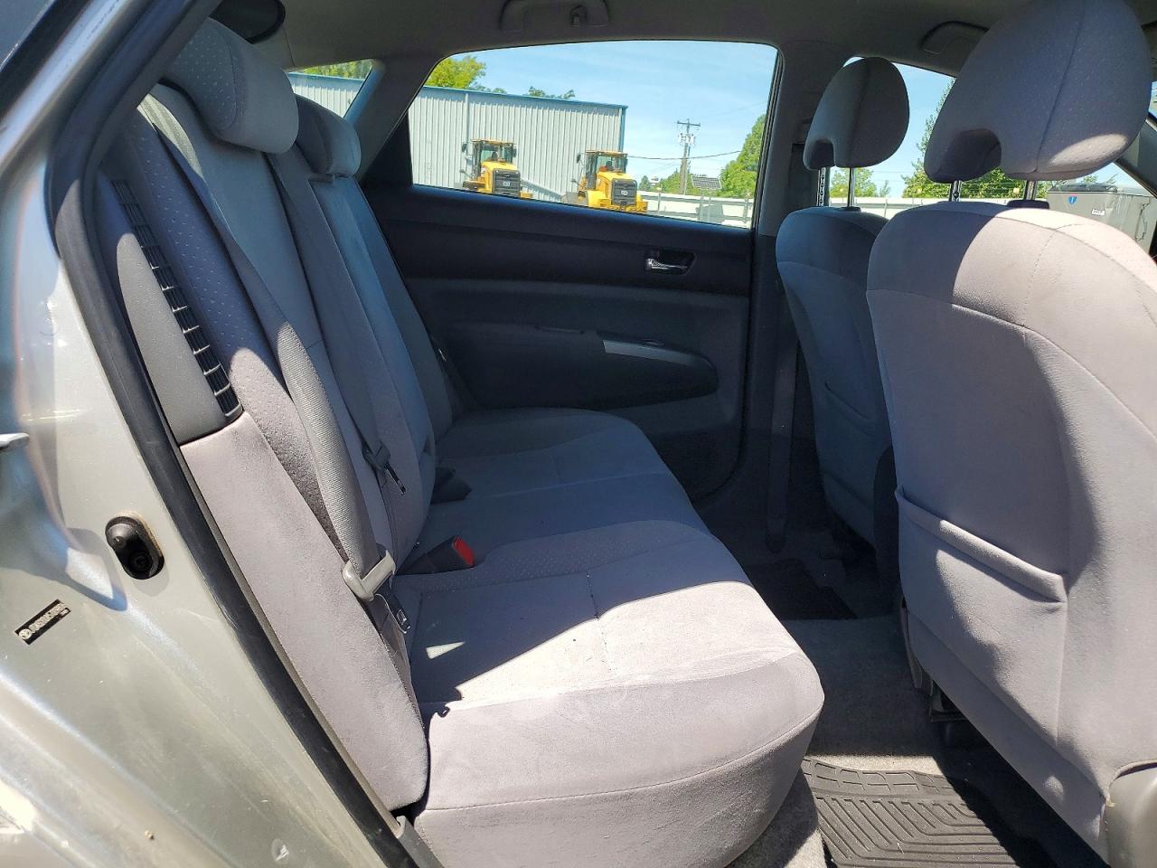 2005 Toyota Prius Base Серебряный vin: JTDKB20UX57009806