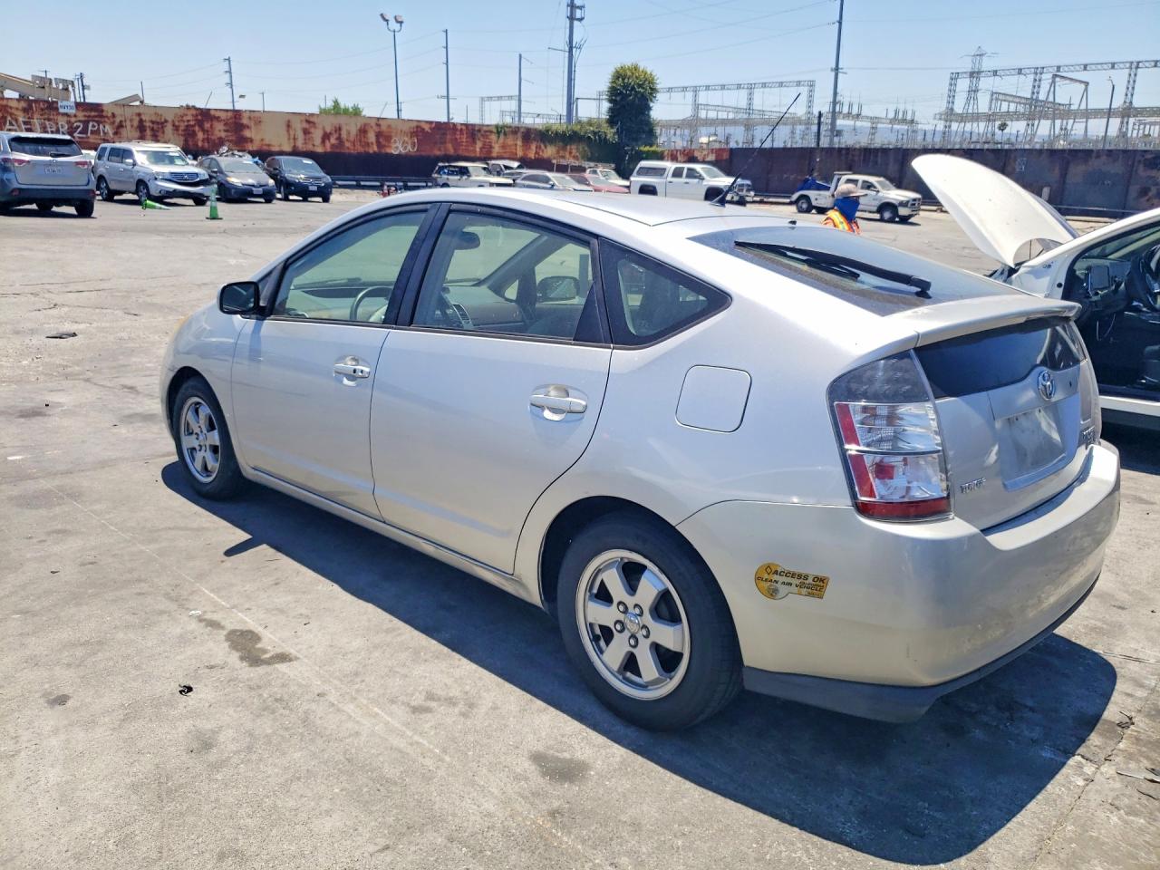 2005 Toyota Prius Base Серый vin: JTDKB20UX57013578