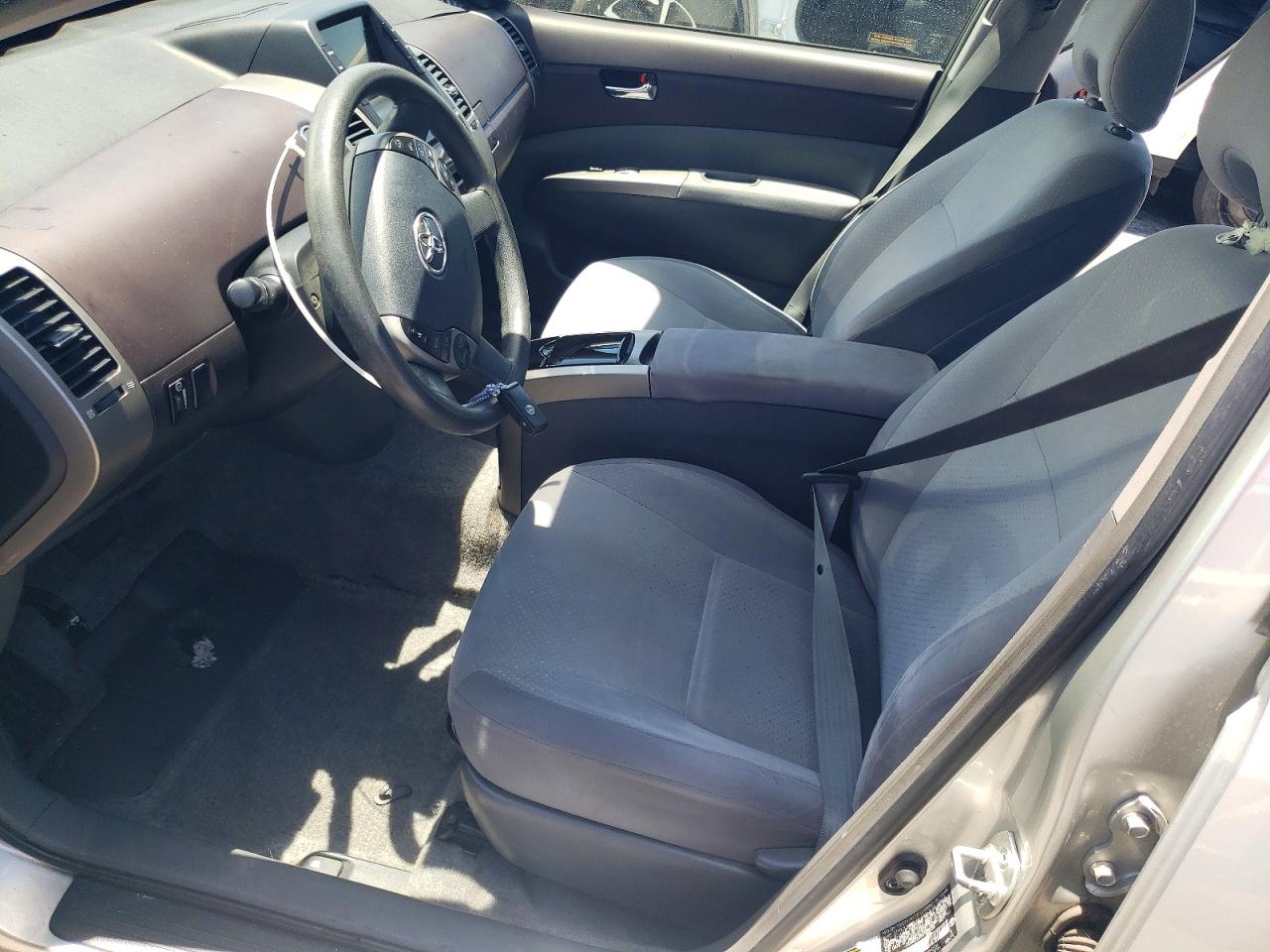 2005 Toyota Prius Base Серый vin: JTDKB20UX57013578